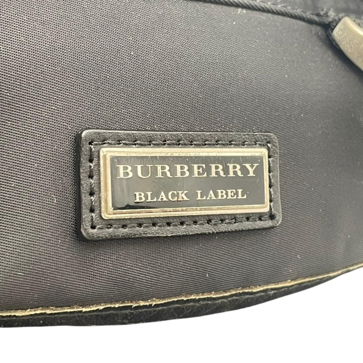バーバリーブラックレーベル BURBERRY BLACK LABEL ノバチェック柄 ナイロン バックパック リュックサック デイパック ブラック 黒 ベージュ シルバー金具 A4収納可 通勤 通学 メンズ レディース ユニセックス 大容量 S88