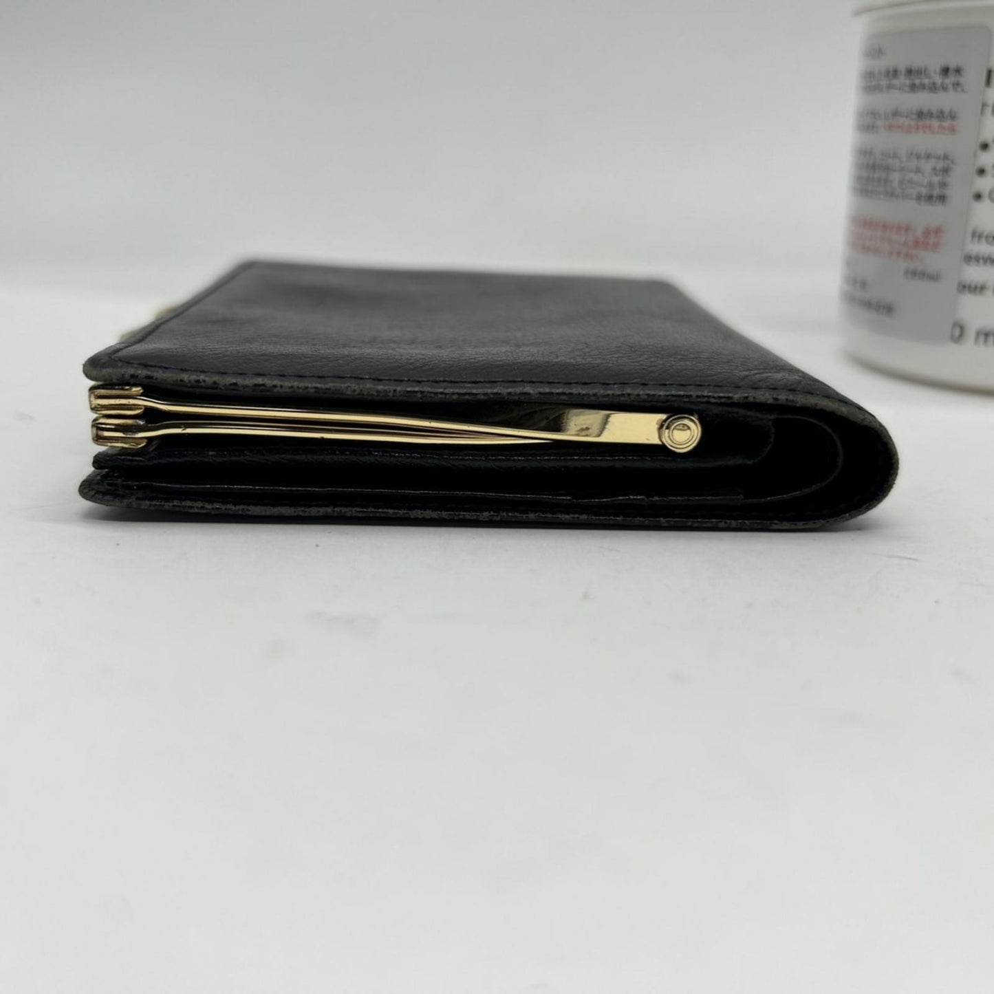 イヴ・サンローラン Yves Saint Laurent 財布 二つ折り YSLロゴ Vステッチ コンパクトウォレット 本革 レザー ブラック 黒 クラシック ヴィンテージ メンズ レディース ユニセックス クリーニング済み w5