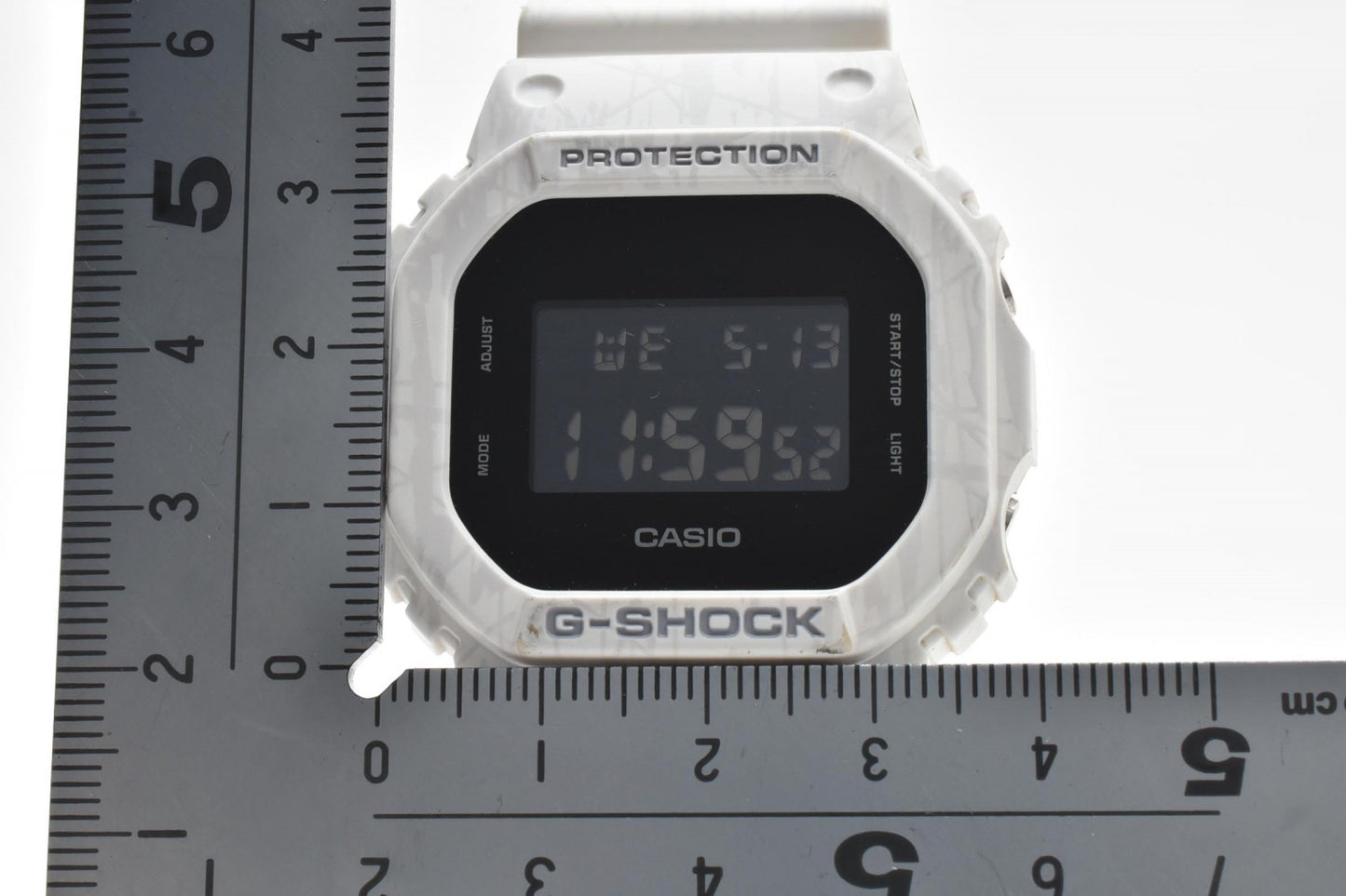 CASIO G-SHOCK DW-5600SL デジタル メンズ クォーツ 腕時計 ホワイト レジン スクエアフェイス