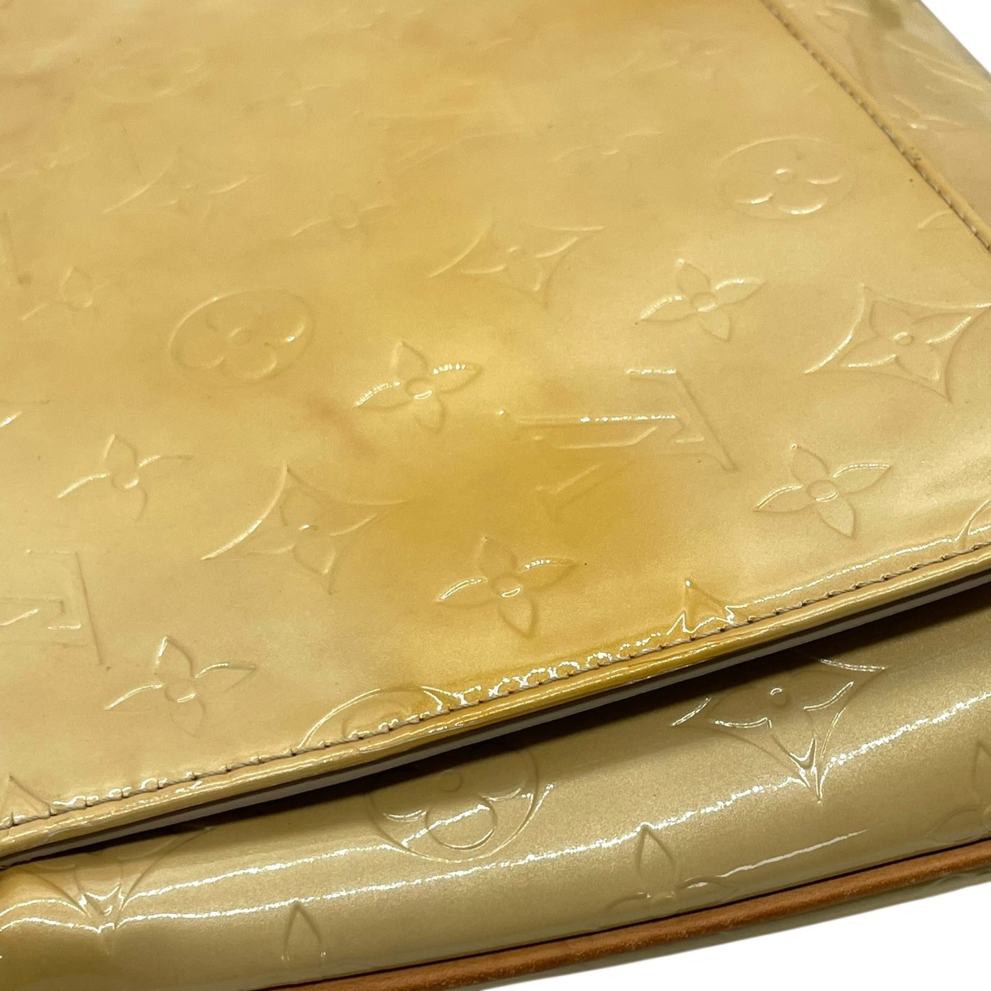 ルイ・ヴィトン LOUIS VUITTON モノグラム ヴェルニ ロング ショルダーバッグ レザー 本革 エナメル パテント イエロー 黄色 ブラウン 茶色 ゴールド金具 レディース ヴィンテージ クラシック エレガント 上品 お出かけ 定番 人気 K11