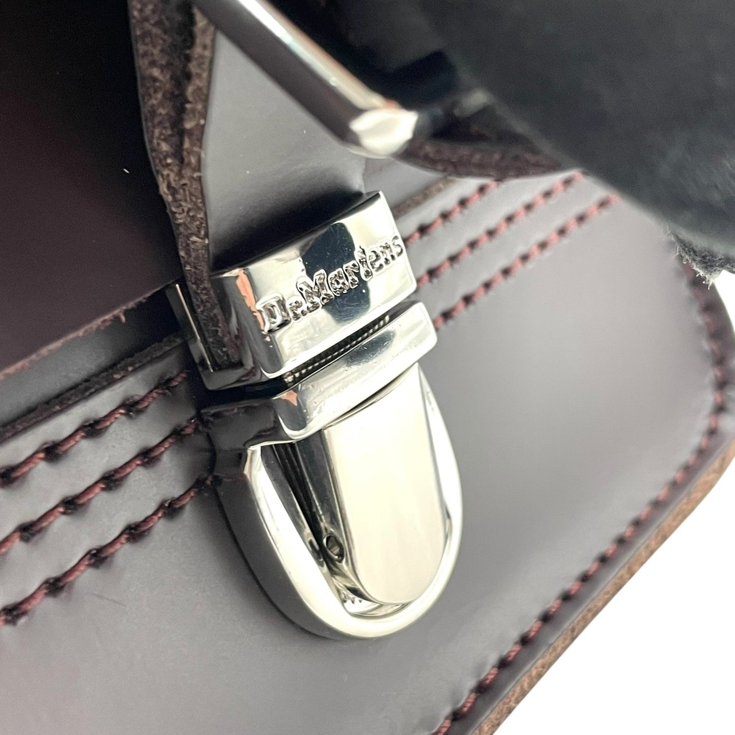 未使用級 美品 Dr.Martens ドクターマーチン ショルダーバッグ リポーターバッグ ブラウン 茶色 レザー クロスボディ 斜め掛け ユニセックス Z1