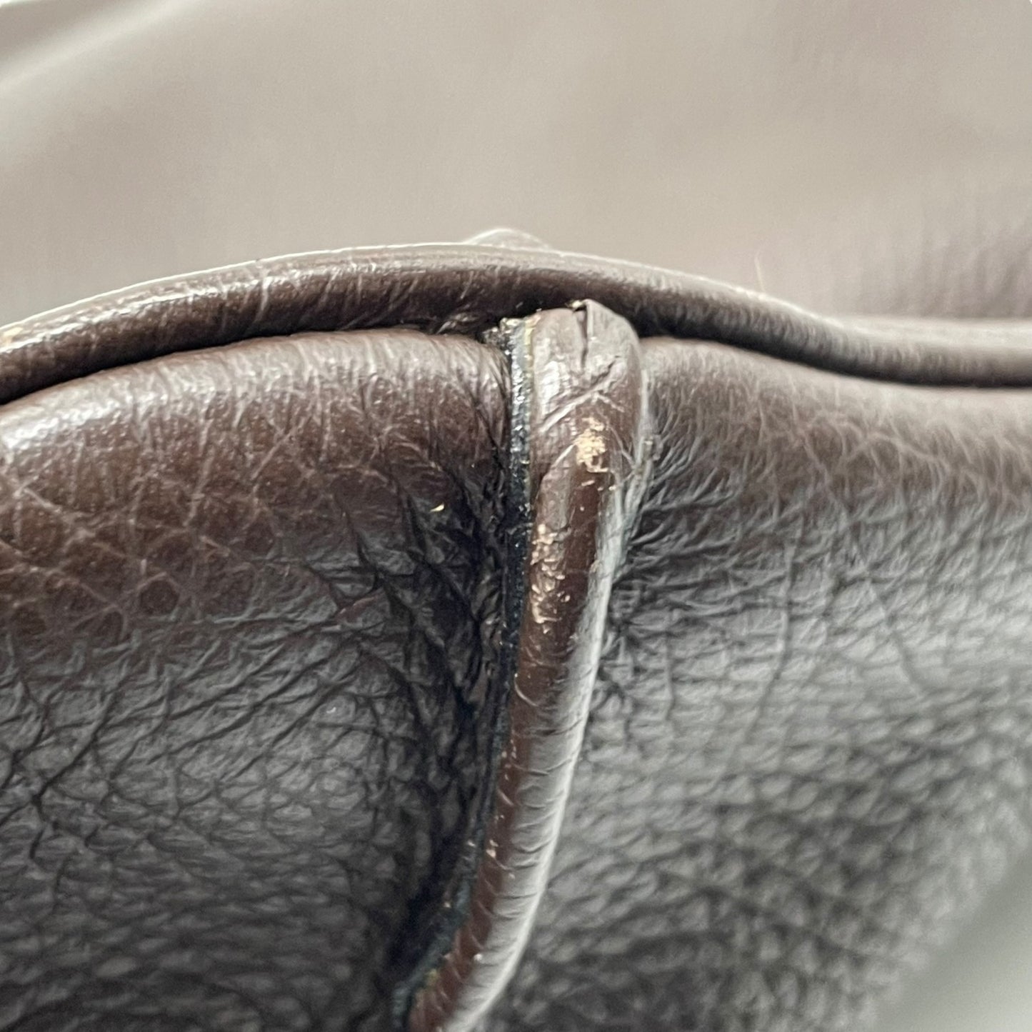 美品 BURBERRY バーバリー ワンショルダーバッグ ハンドバッグ 茶 ダークブラウン レザー シルバー金具 ロゴ型押し 肩掛け可 ファスナー開閉 ホーボー レディース K4