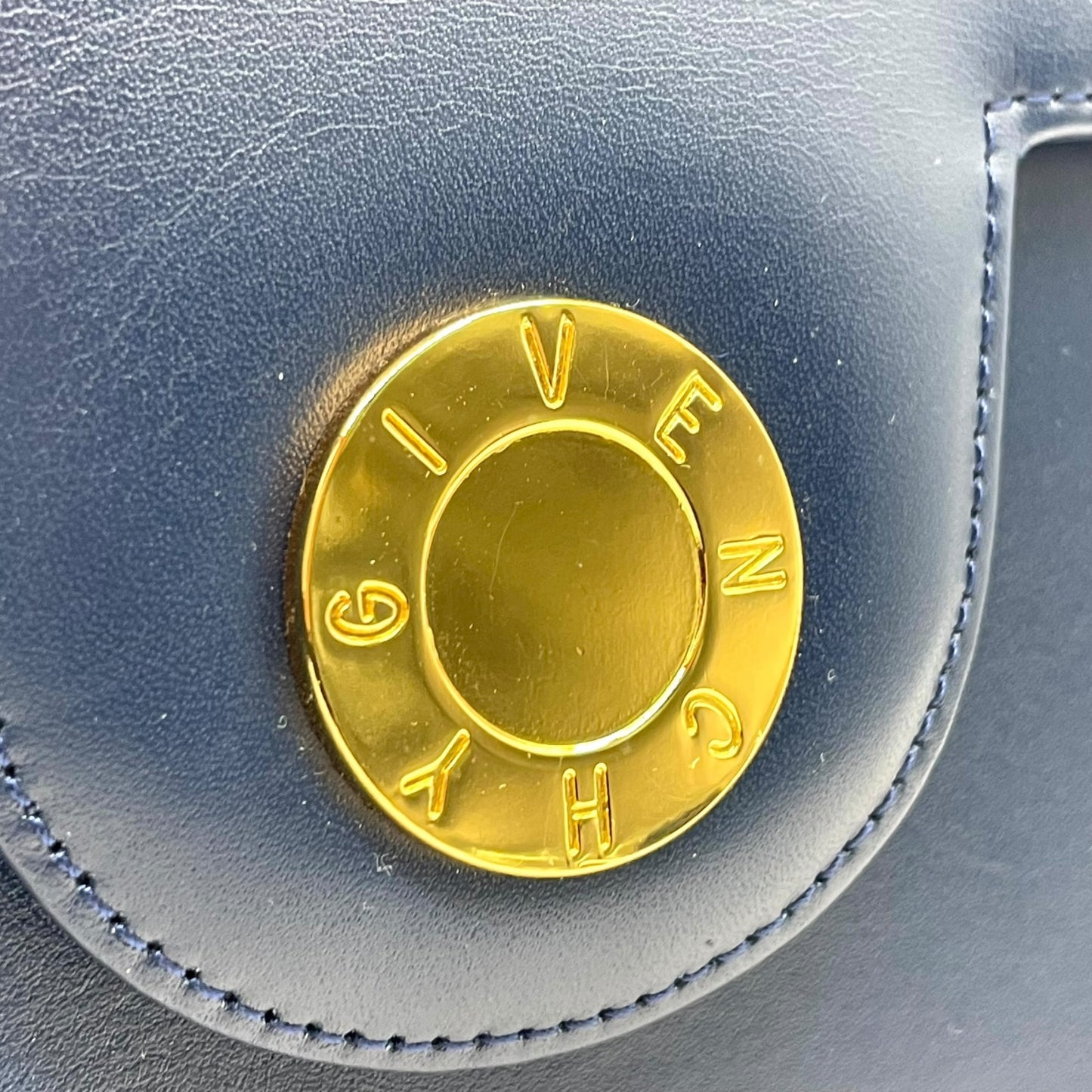 未使用級 美品 ジバンシィ ジバンシー GIVENCHY ハンドバッグ 2WAY ショルダー レザー 紺 ブルー ネイビー 金金具 ゴールド金具 ロゴ ヴィンテージ B4