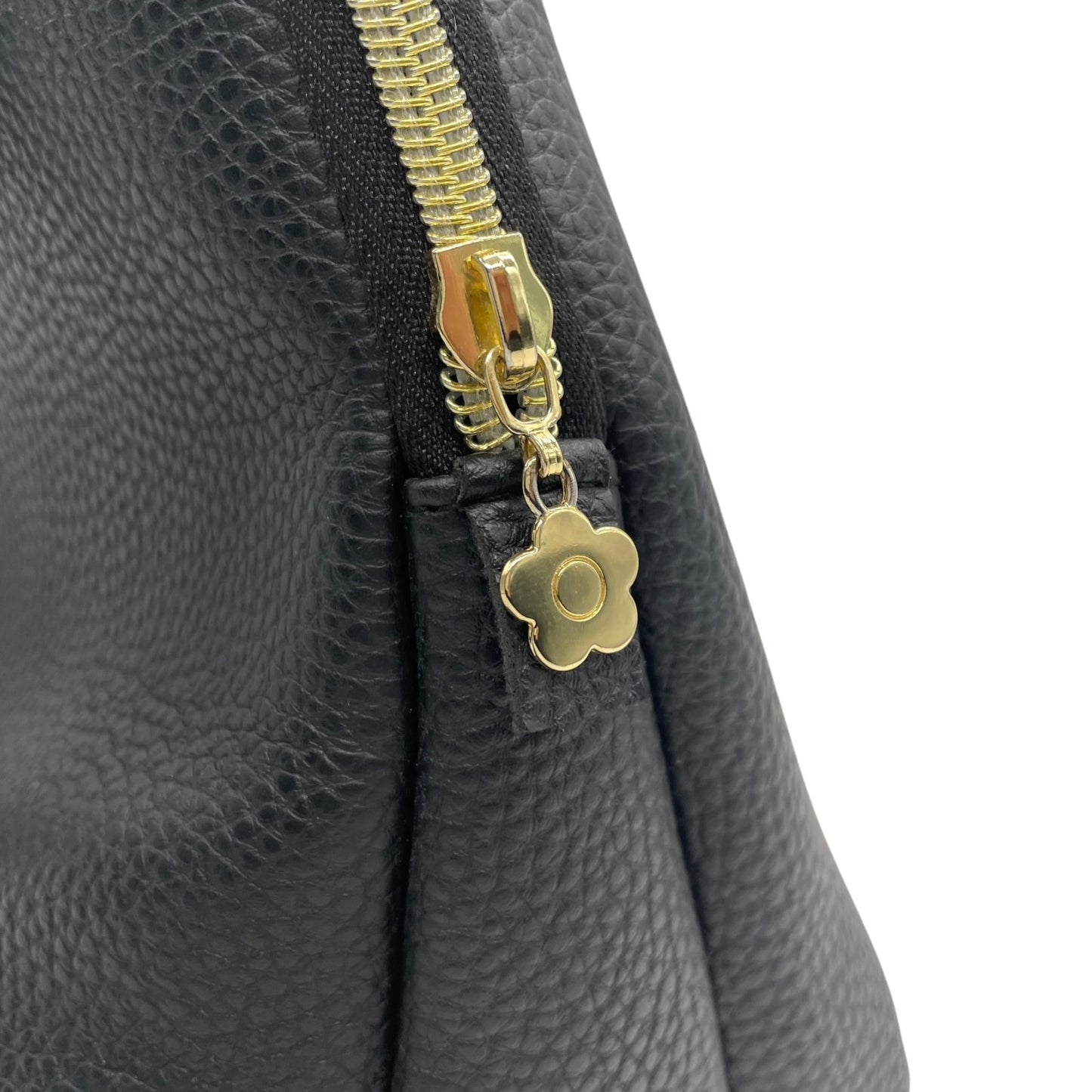 マリークヮント MARY QUANT 2WAY ハンドバッグ ショルダーバッグ 黒 ブラック レザー調 フラワー 花 モチーフ 金金具 ゴールド金具 チャーム付き T8