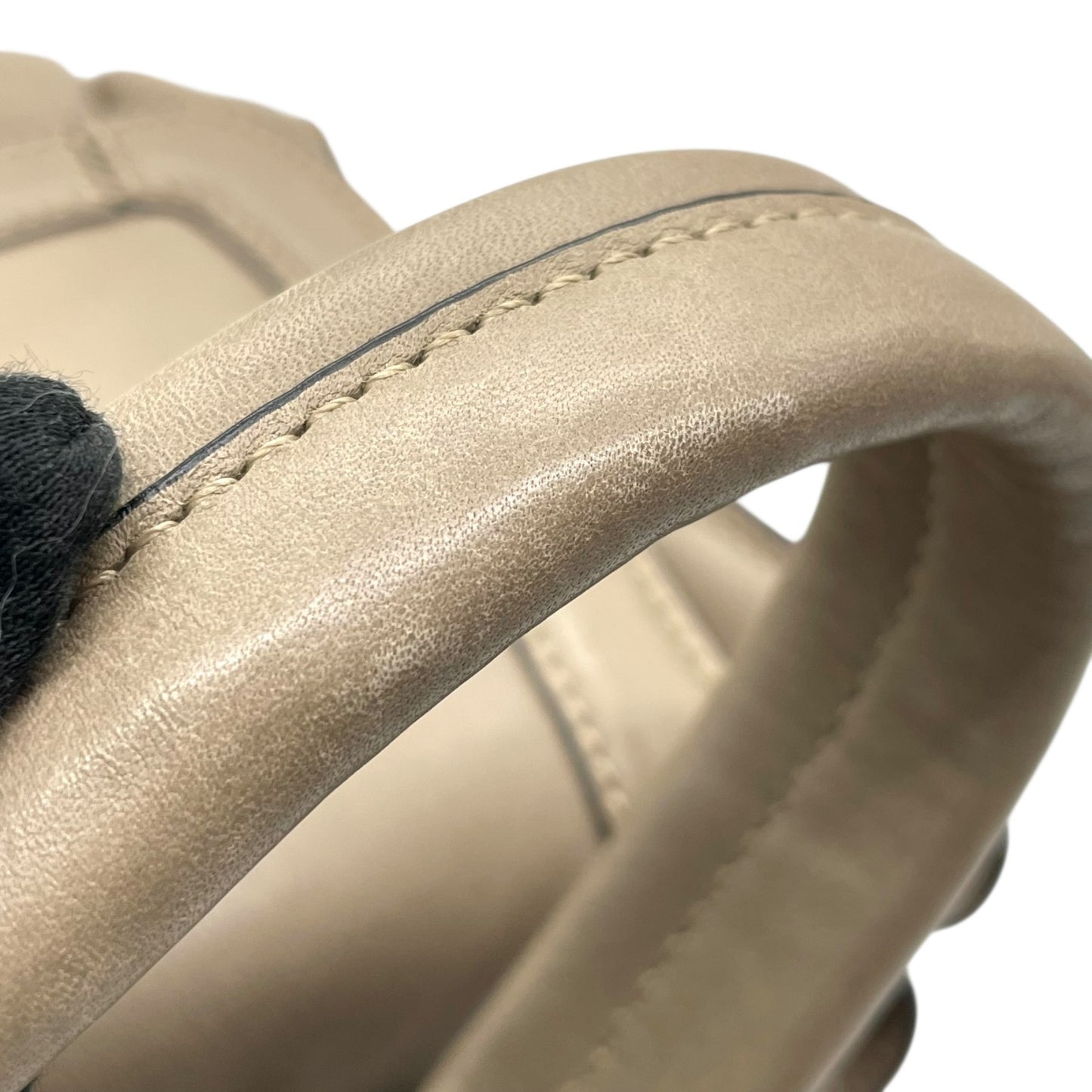 美品 ルポ LUPO ハンドバッグ グレージュ ベージュ レザー ショルダーストラップ付 肩掛け 2WAY フラップデザイン 上品カラー C6