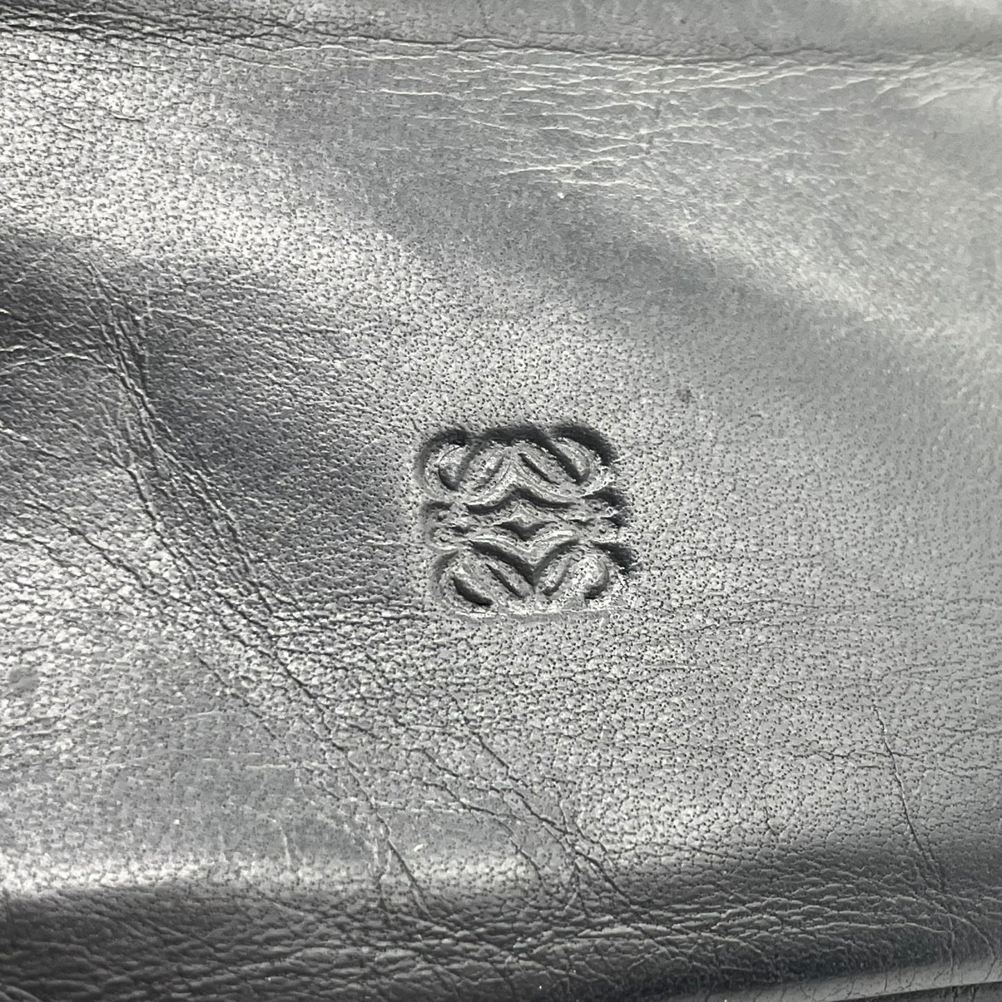 ロエベ LOEWE アナグラム レザー 二つ折り財布 黒 ブラック コンパクトウォレット メンズ レディース ヴィンテージ W4