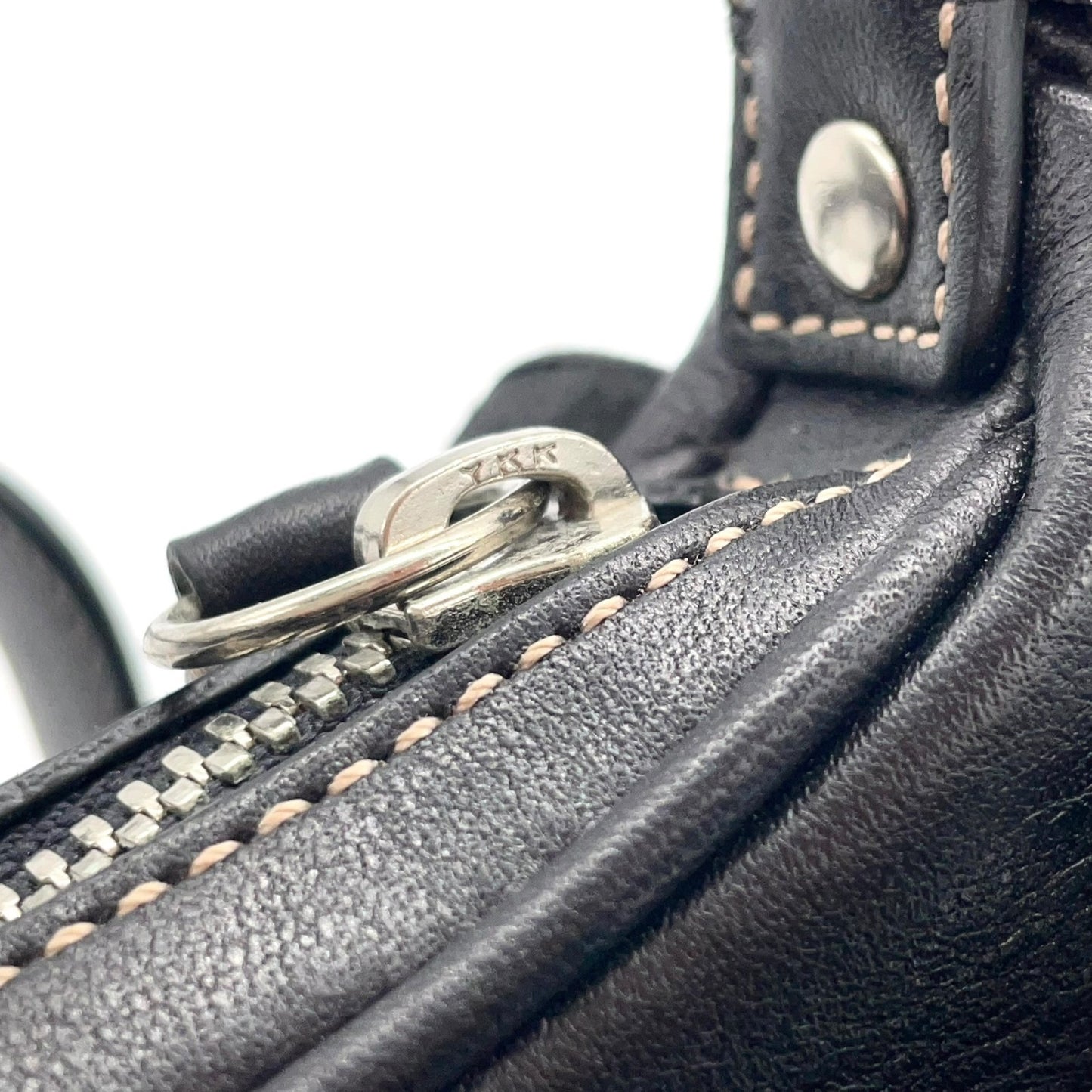 コーチ COACH レザー ワンショルダー バッグ 7593 ホーボー 黒 ブラック シルバー金具 ロゴチャーム付き シンプル 高級感 レディース U17