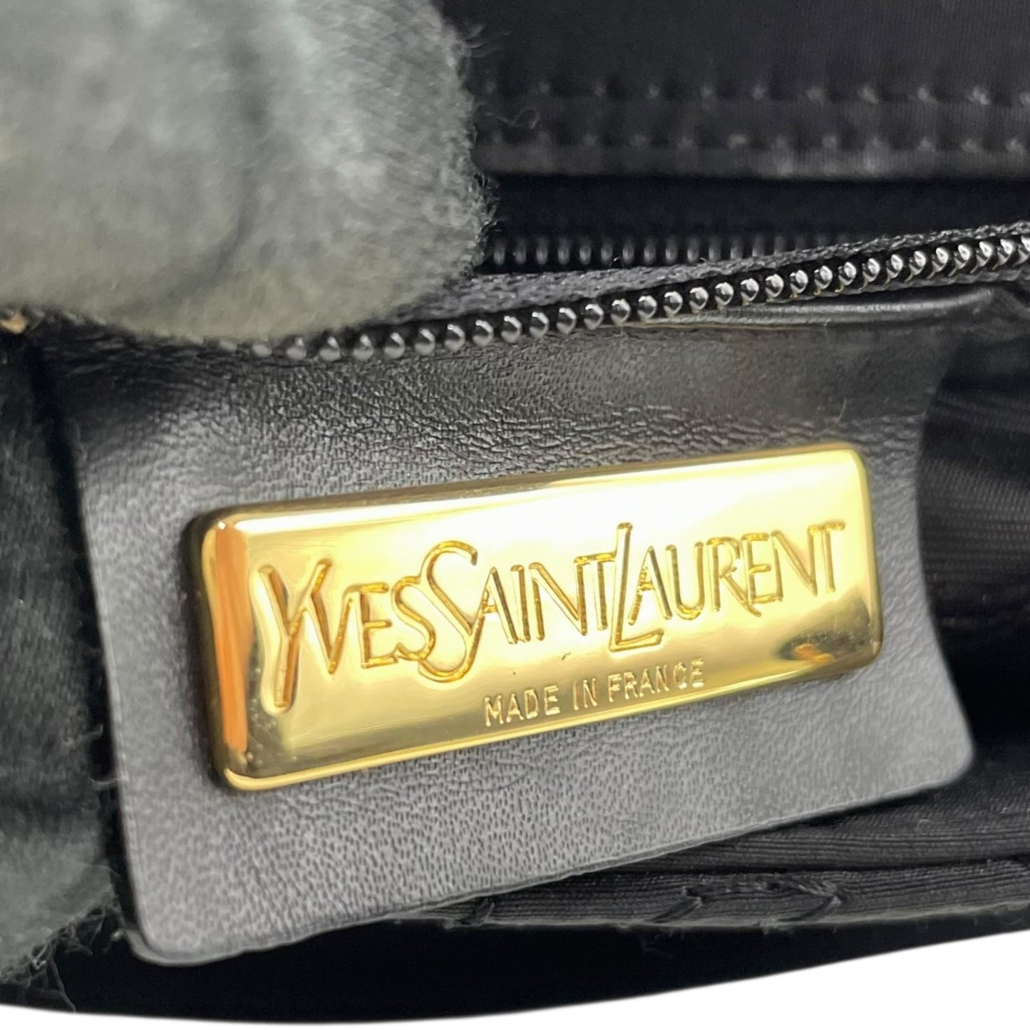 美品 希少 サンローラン Yves Saint Laurent ハンドバッグ ブラック 黒 ゴールド金具 金金具 キルティング調 スワール柄 高級 上品 レディース ヴィンテージ C4