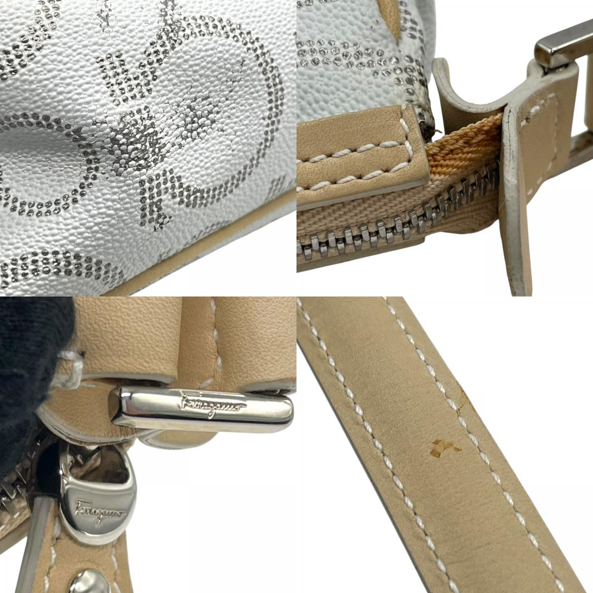 フェラガモ Salvatore Ferragamo ハンドバッグ アクセサリーポーチ ミニバッグ ガンチーニ AU-21 7497 グレー ベージュ レザー シルバー金具 ロゴ ワンショルダー 肩掛け可 レディース C5