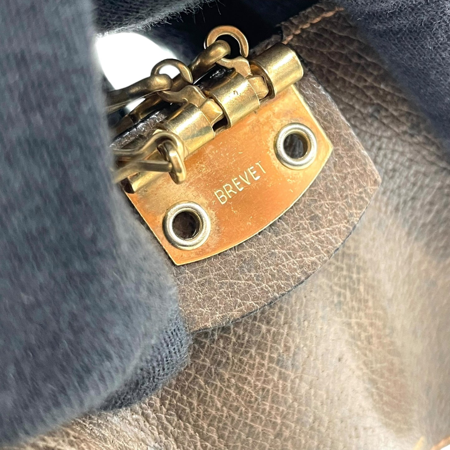 グッチ GUCCI キーケース 3連 三つ折り ブラウン 茶 レザー インターロッキングG ゴールド金具 オールドグッチ ヴィンテージ メンズ レディース M1