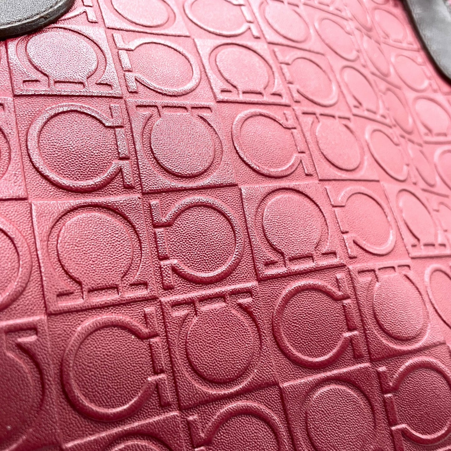 美品 フェラガモ Salvatore Ferragamo ガンチーニ ボルドー レザー ハンドバッグ トートバッグ 総柄 赤 レッド ブラウン シルバー金具 レディース D