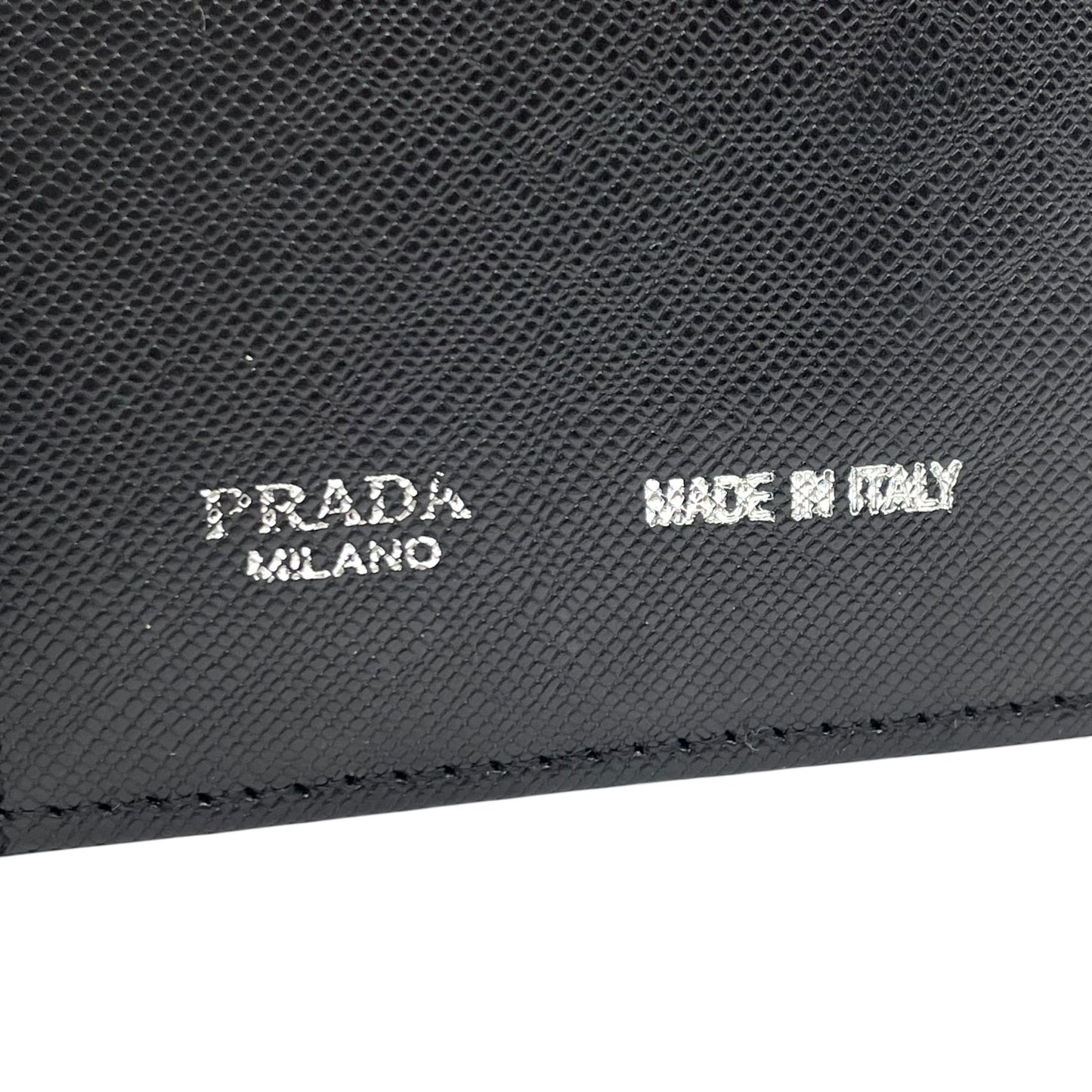 プラダ PRADA ナイロン レザー 長財布 ブラック黒 三角ロゴプレート トライアングル サフィアーノ ラウンドフラップ M3