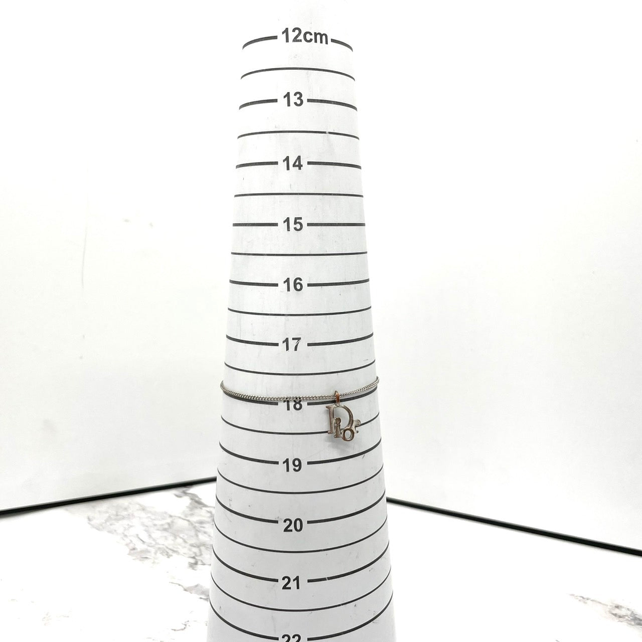 クリスチャンディオール ブレスレット シルバーカラー レディース ロゴモチーフ バングル アクセサリー ジュエリー I1