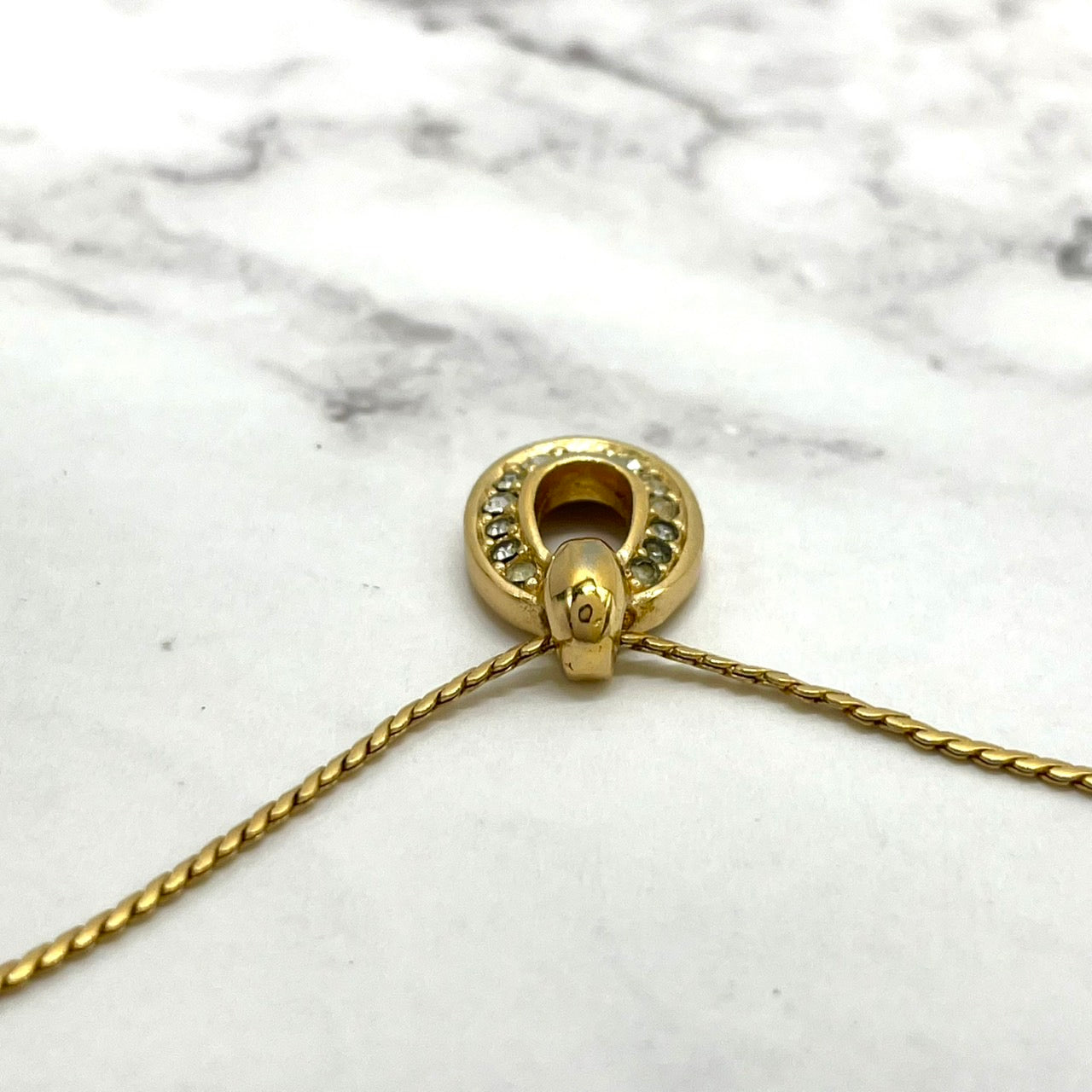 美品 Christian Dior クリスチャンディオール ヴィンテージ ネックレス ラインストーン ペンダント ゴールドカラー アジャスター CDロゴ ジュエリー アクセサリー I1