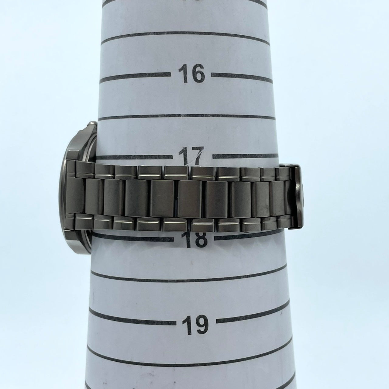 【電池交換済】クリスチャンドマーニ 腕時計 CD-1170T メンズ チタンモデル クオーツ グレー文字盤 ゴールド針 デイト アナログ 軽量 ビジネスウォッチ ドレスウォッチ エレガント 10気圧防水 人気モデル クリーニング済み G2