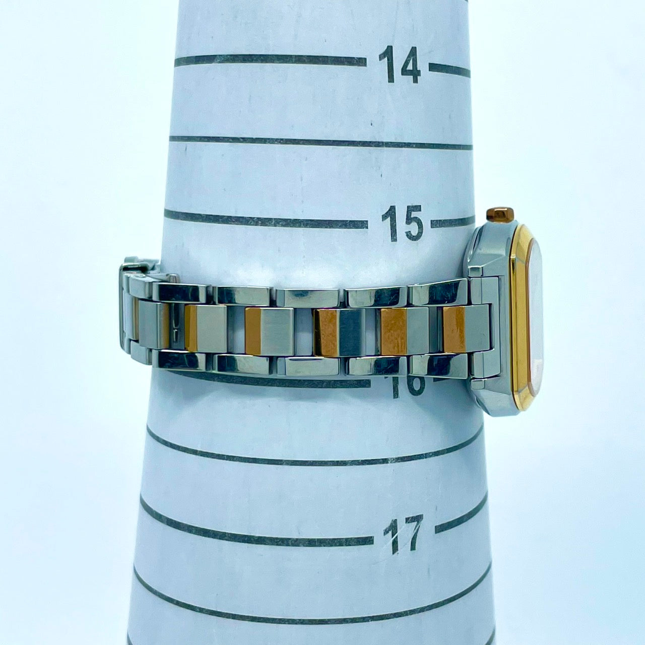 【稼働/美品】セイコー ルキア 3B51-0AE0 レディース 腕時計 ソーラー電波 トノー型 ピンク文字盤 シルバー ゴールド コンビ ステンレス エレガント クラシック ビジネス オフィス ファッションウォッチ クリーニング済 G6