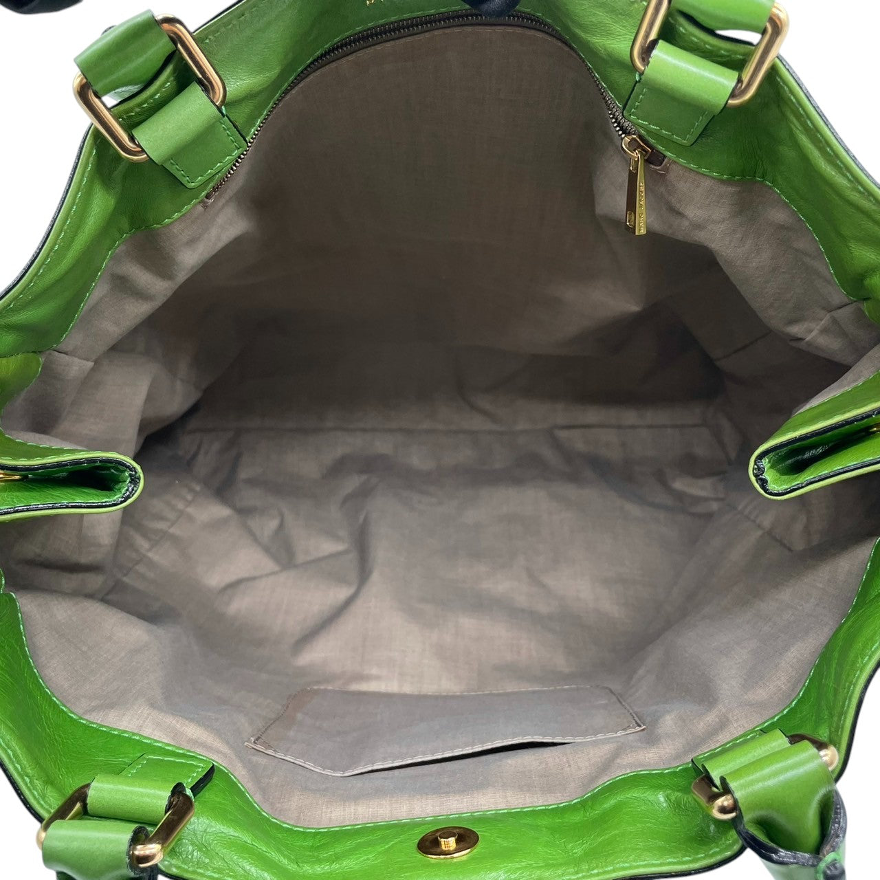 MARC JACOBS マークジェイコブス トートバッグ ハンドバッグ レザー グリーン レディース メンズ ユニセックス 大容量 A4収納可 肩掛け可 ワンショルダー ビジネス 通勤 通学 旅行 ビビッドカラー デザイナーズ クリーニング済み s28