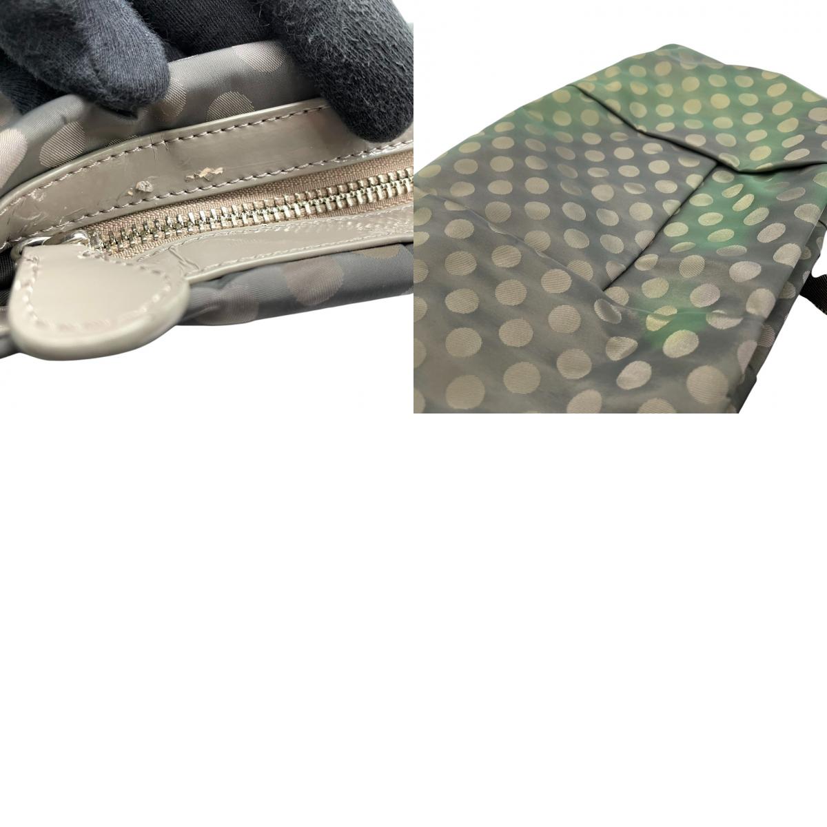 アニエスベーボヤージュ ショルダーバッグ ナイロン パテントレザー ドット柄 グレー カーキ レディース agnes b. VOYAGE 斜め掛け可 クロスボディ b.ロゴ 軽量 水玉模様 エレガント カジュアル U1