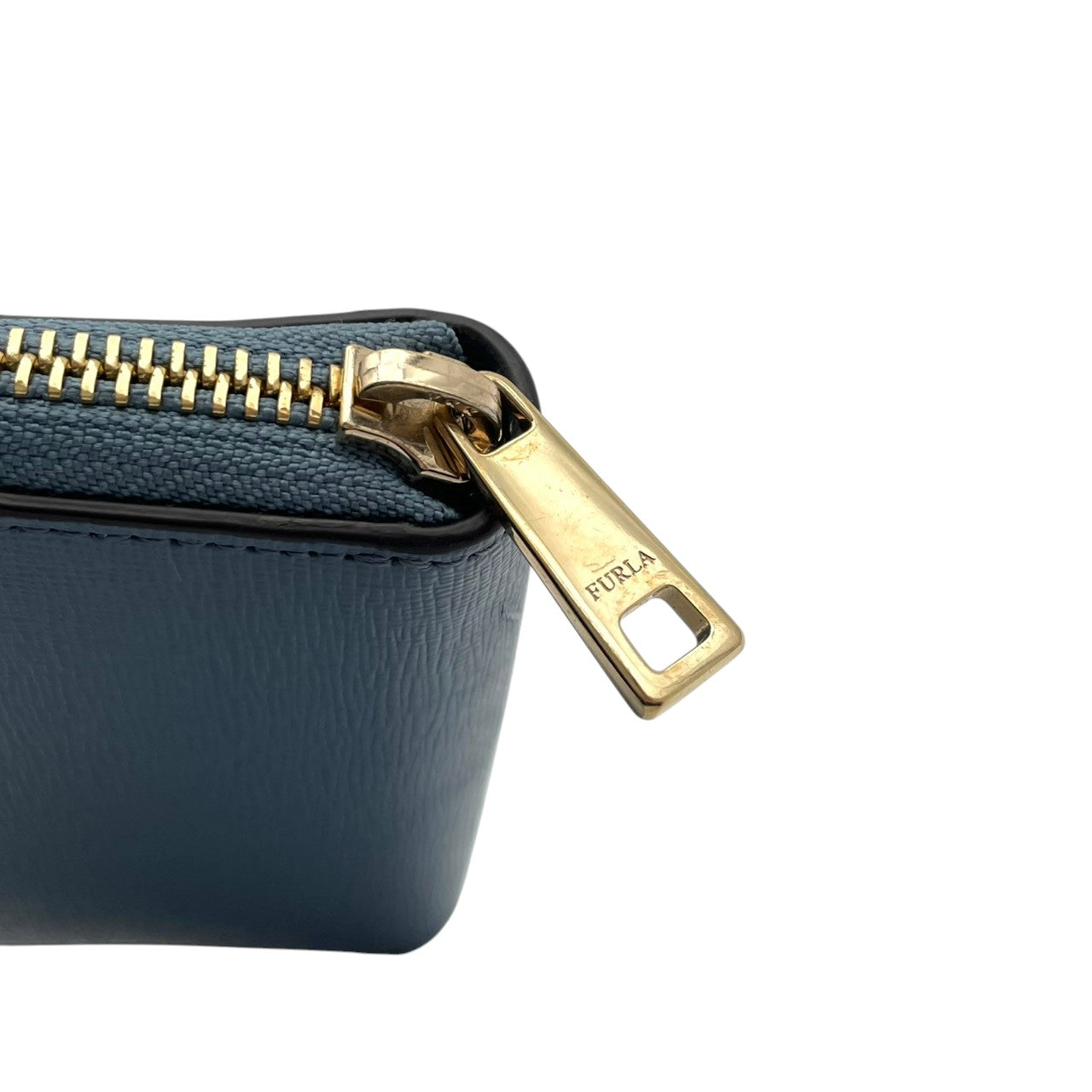 美品 フルラ FURLA 財布 二つ折り コンパクトウォレット レザー 本革 水色 ライトブルー パステルカラー ゴールド金具 レディース エレガント クラシック ビンテージ カジュアル 上品 高品質 丈夫 人気 お出かけ デイリー 普段使い 多機能 M1