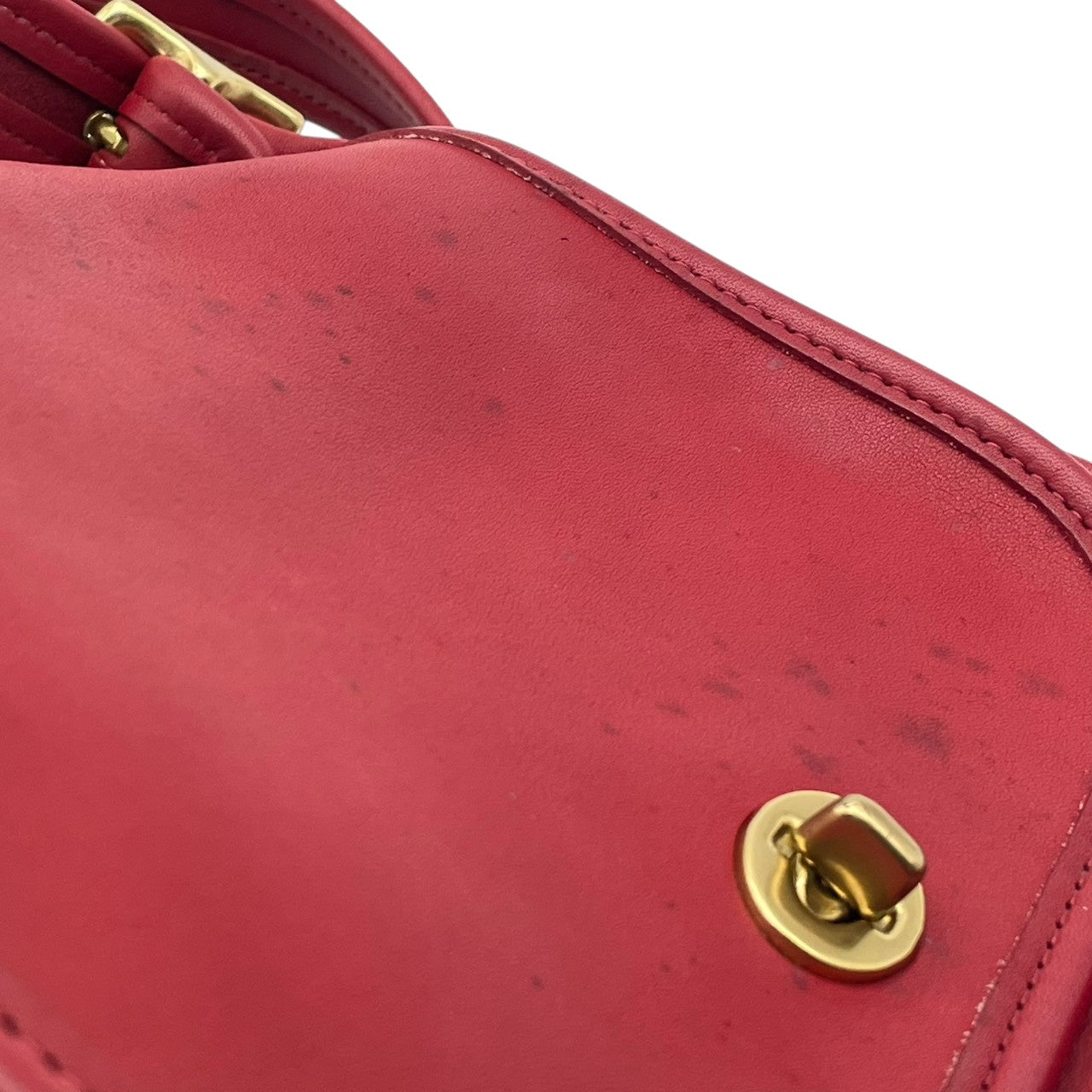 良品 コーチ COACH オールドコーチ ショルダーバッグ クロスボディ レザー 本革 レッド 赤 斜め掛け可 肩掛け ポシェット ターンロック ビンテージ レトロ エレガント 上品 シンプル カジュアル デイリー トラベル 旅行 レディース S96