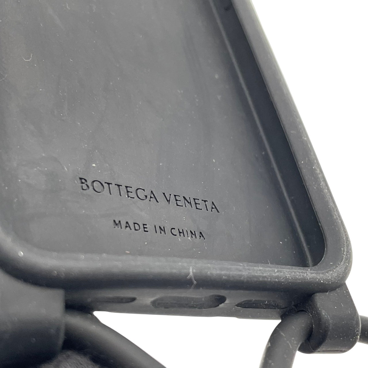 美品 ボッテガヴェネタ BOTTEGA VENETA スマホケース iPhone 携帯カバー スマートフォン シリコン ラバー ブラック 黒 イントレチャート マキシ 男女兼用 ユニセックス カジュアル クラシック エレガント ビンテージ レトロ 上品 M5