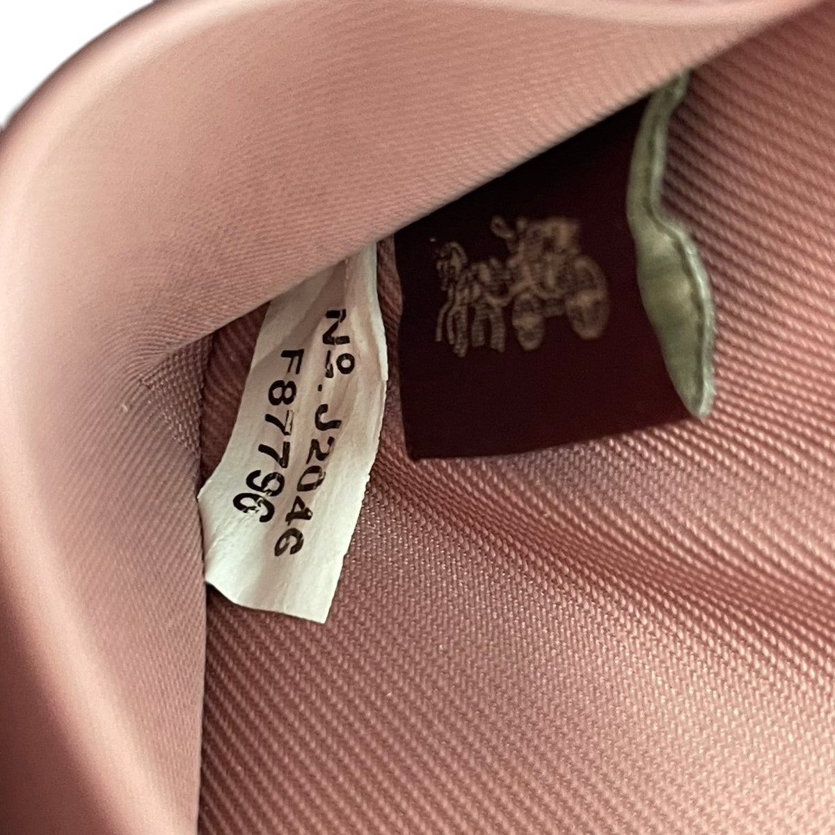 美品 コーチ COACH ラウンドファスナー長財布 フローラル 花柄 レザー 本革 アイボリー ピンク ゴールド金具 総柄 ロゴ ジップウォレット ロングウォレット カード収納 小銭入れ レディース 上品 華やか コンパクト収納 F87796 M2