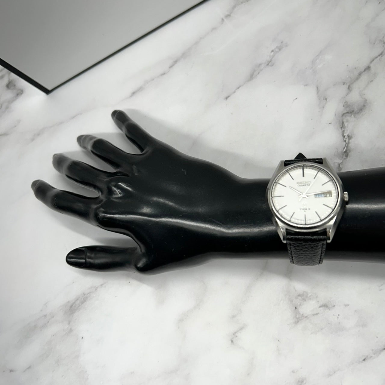 Authentic SEIKO TYPE II 0903-8110 Mens Watch White Dial Silver Quartz DayDate