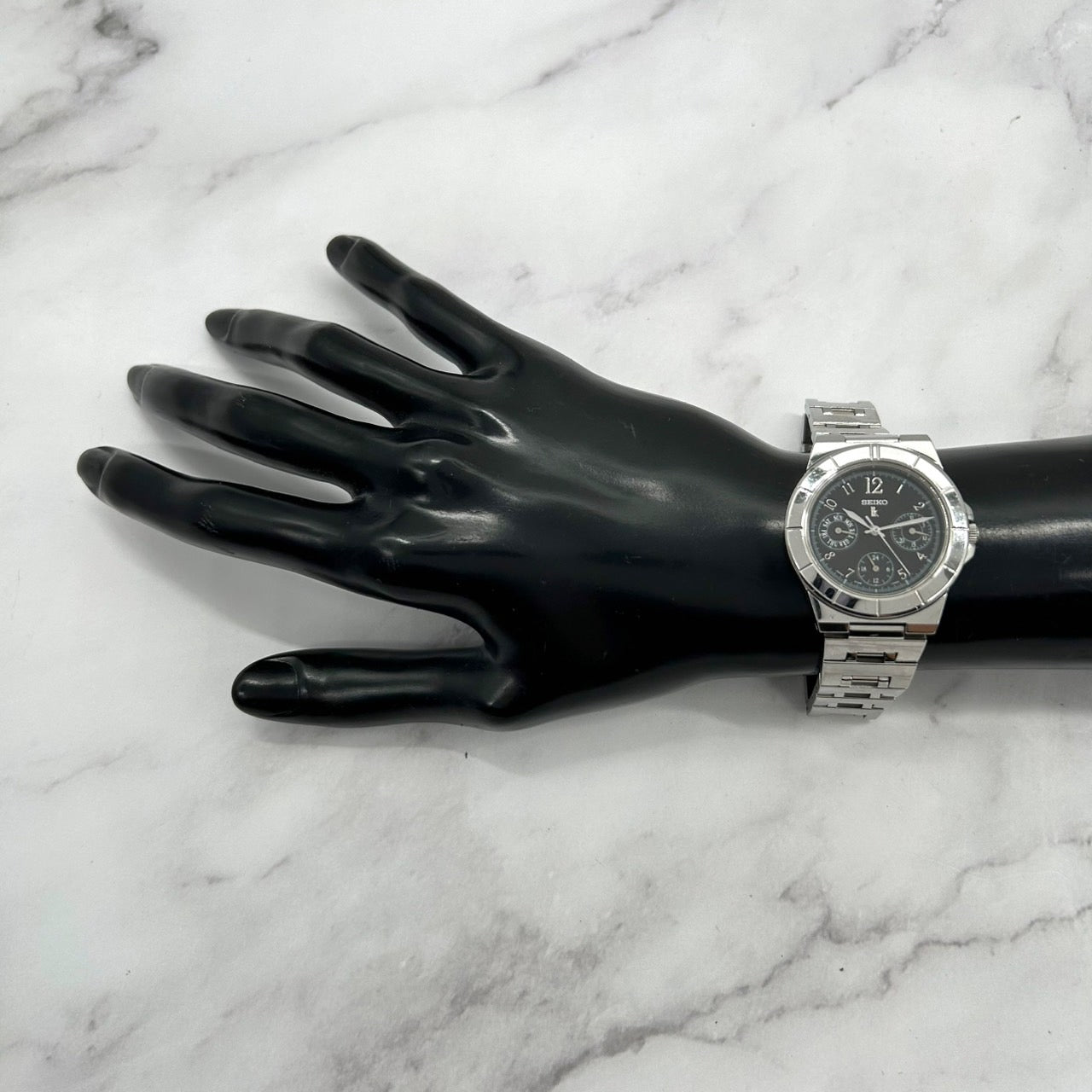 【電池交換済/美品】セイコー ルキア 腕時計 5Y89-0B30 クオーツ 多機能 ネイビー文字盤 アナログ デイデイト 24時間計 メンズ レディース ユニセックス ドレスウォッチ ビジネス カジュアル クリーニング済 SEIKO LUKIA i2