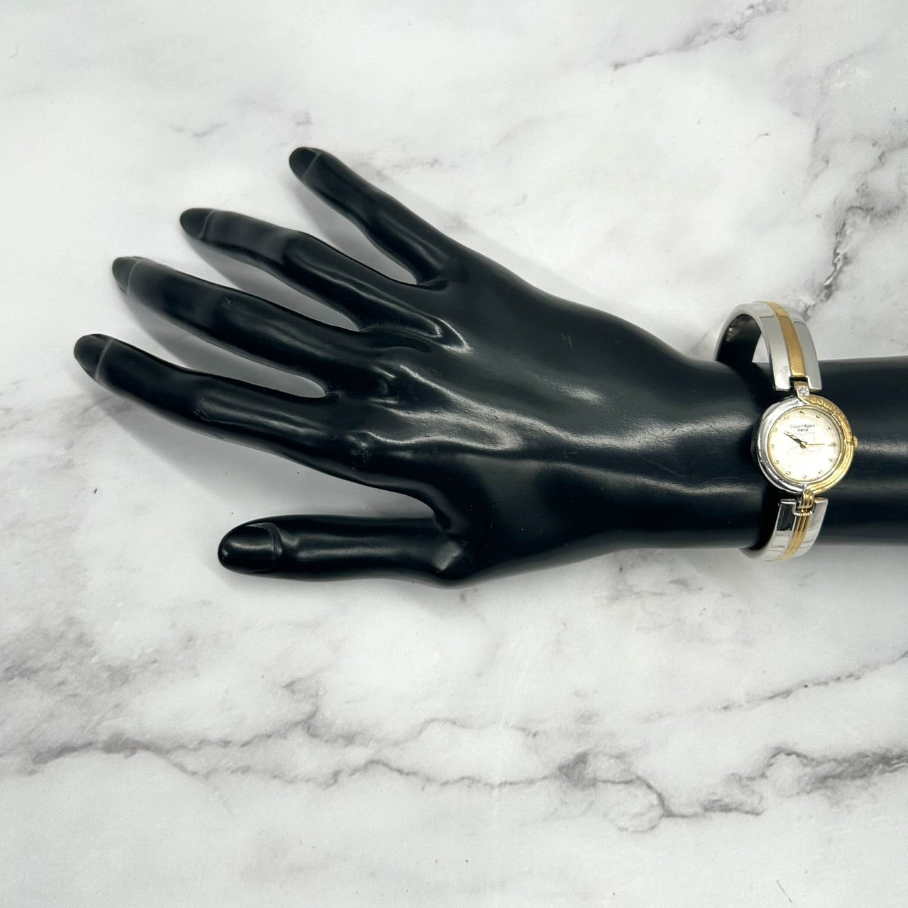 Authentic Courreges 4N20-0780 1P Diamond Ladies Watch Quartz Two-Tone Elegant