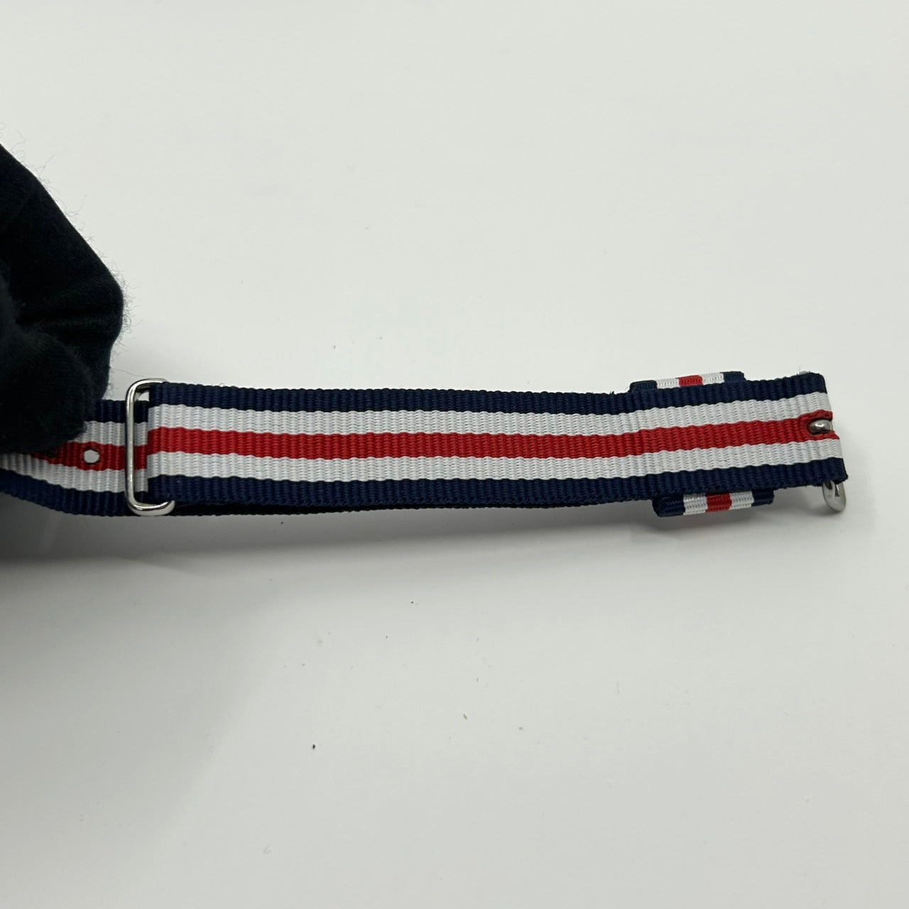 【電池交換済/稼働品】ダニエルウェリントン 腕時計 クラシック アナログ クオーツ ホワイト文字盤 シルバー ブラックレザーベルト シンプル ミニマル エレガント レディース メンズ ユニセックス クリーニング済み G