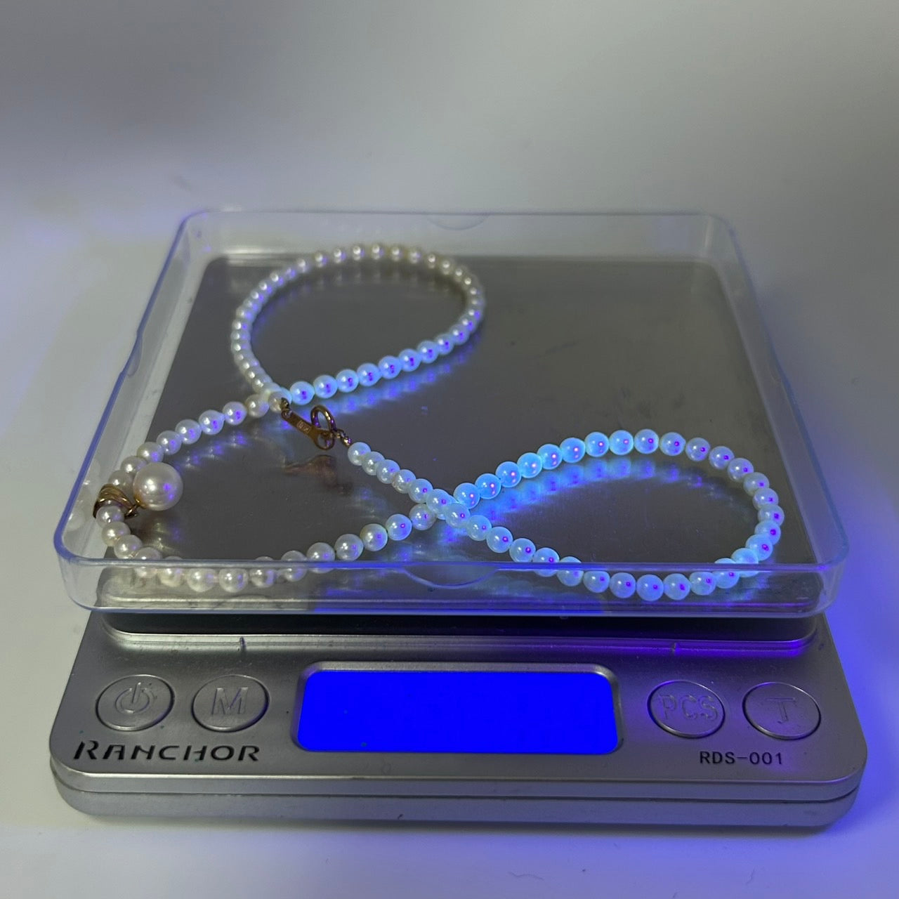 美品 本真珠 パール ネックレス あこや真珠 日本 留め具K18 ゴールド留め具 養殖パール 白 ホワイト ペンダント 冠婚葬祭 首飾り 3.5mm-3.7mm トップ7.1mm 全長約45cm I4