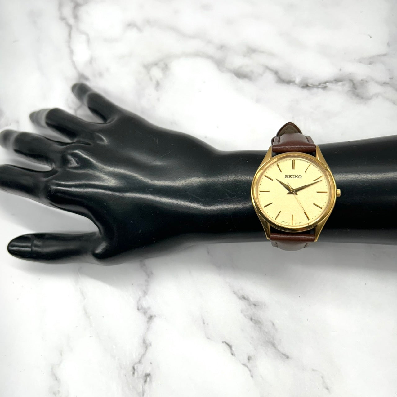 【新品ベルト(社外品)/電池交換済/稼働品】SEIKO DOLCE セイコー ドルチェ メンズ 腕時計 8J41-0AJ0 ゴールド文字盤 ブラウンレザー クオーツ 薄型 エレガント クラシック ドレスウォッチ ビンテージ 高級感 クリーニング済 G6