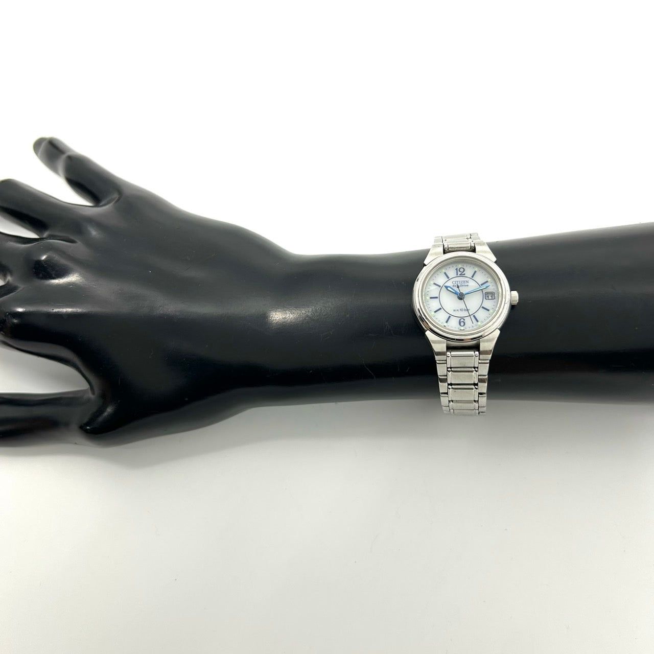 【稼働品】シチズン エコドライブ 腕時計 レディース E011-S027144 ソーラー W.R. 10 BAR アナログ デイト表示 白文字盤 ステンレス シルバー シンプル クラシック エレガント カジュアル ビジネス 通勤 クリーニング済 G5
