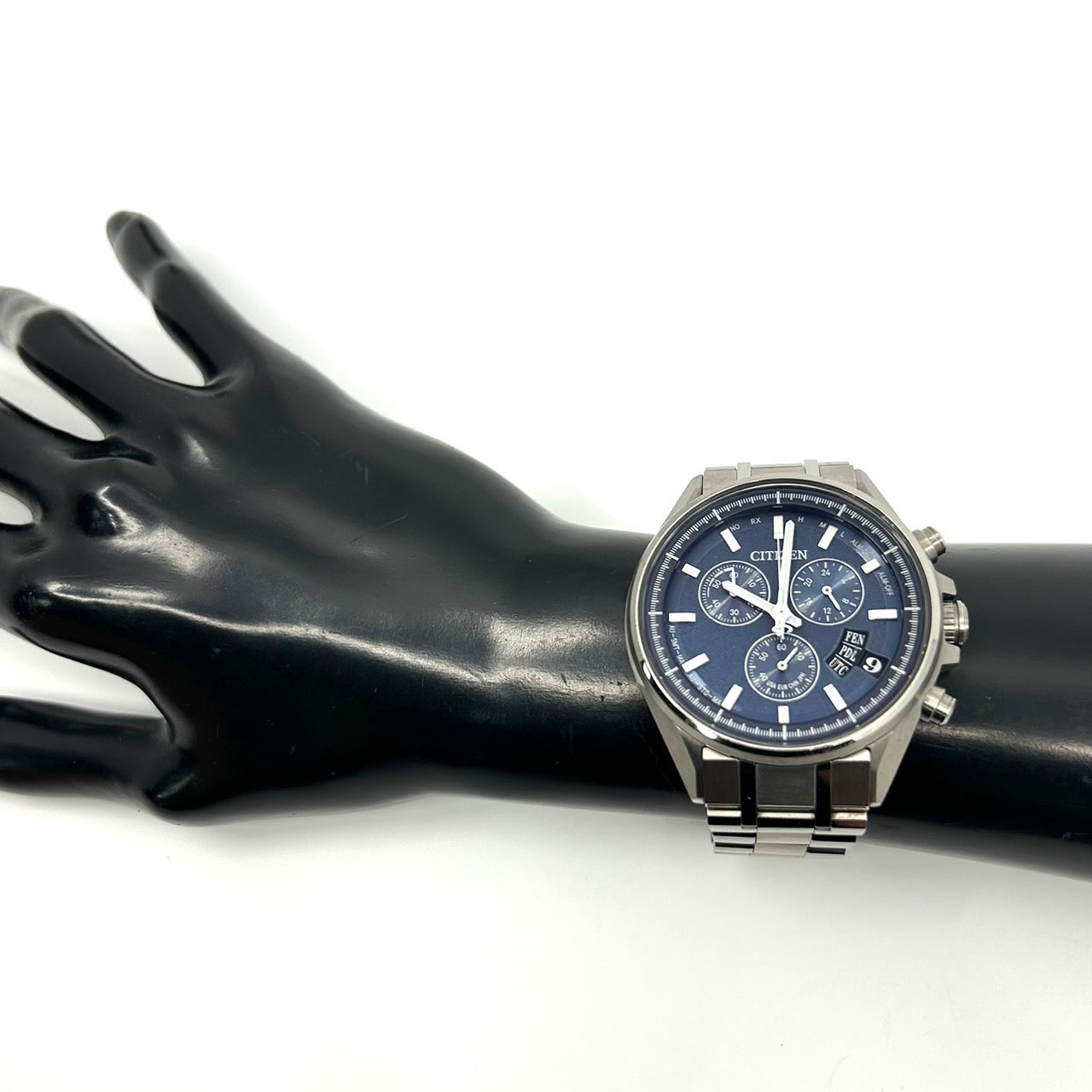 【極美品/稼働品】citizen シチズン アテッサ 腕時計 メンズ H610-T024564 エコドライブ 電波ソーラー クロノグラフ ワールドタイム デイト チタン ブルー文字盤 アナログ ビジネス 高機能 軽量 スタイリッシュ G2