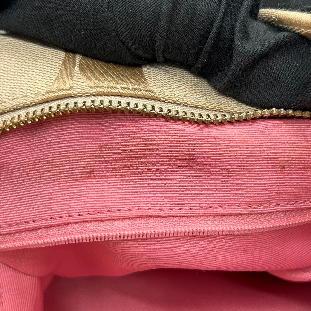 【美品】コーチ COACH ショルダーバッグ シグネチャー ホーボー F15167 キャンバス レザー ベージュ ゴールド レディース エレガント 定番人気 ワンショルダー 斜め掛け可 肩掛け クリーニング済み s32