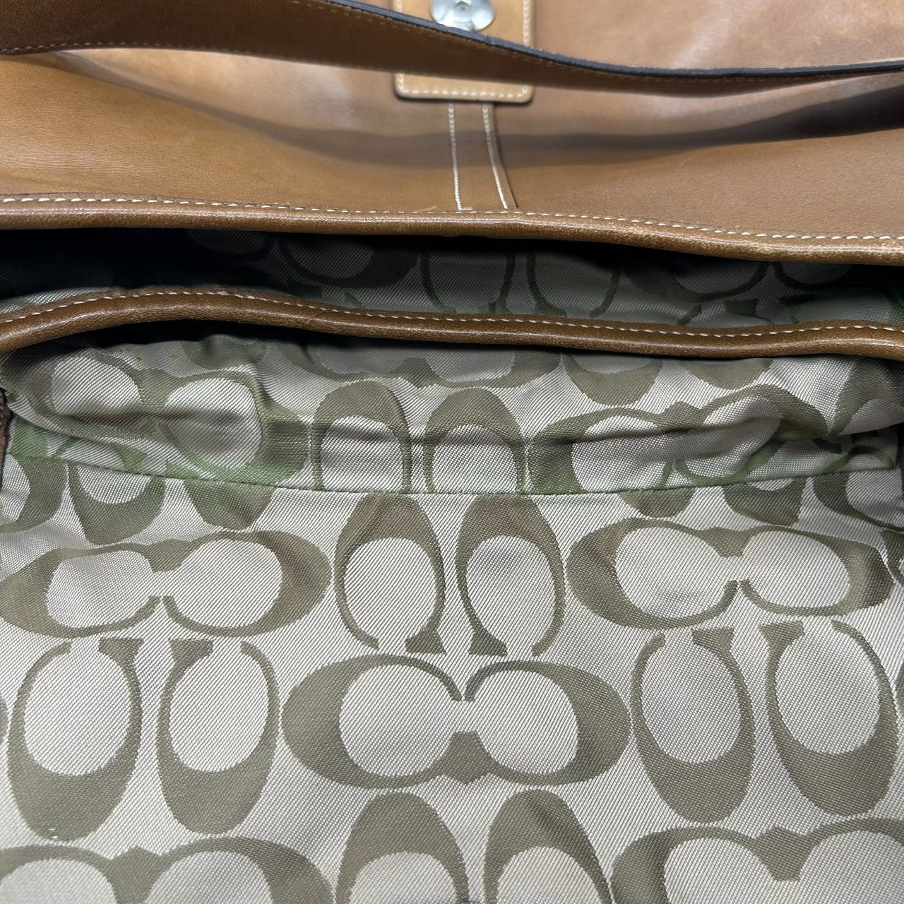 コーチ COACH ショルダーバッグ ソーホー 9480 フラップ レザー 本革 グラブタンレザー ブラウン キャメル ヴィンテージ ビンテージ レディース 定番人気モデル 斜め掛け可 肩掛け 通勤 通学 クラシックデザイン クリーニング済み s50