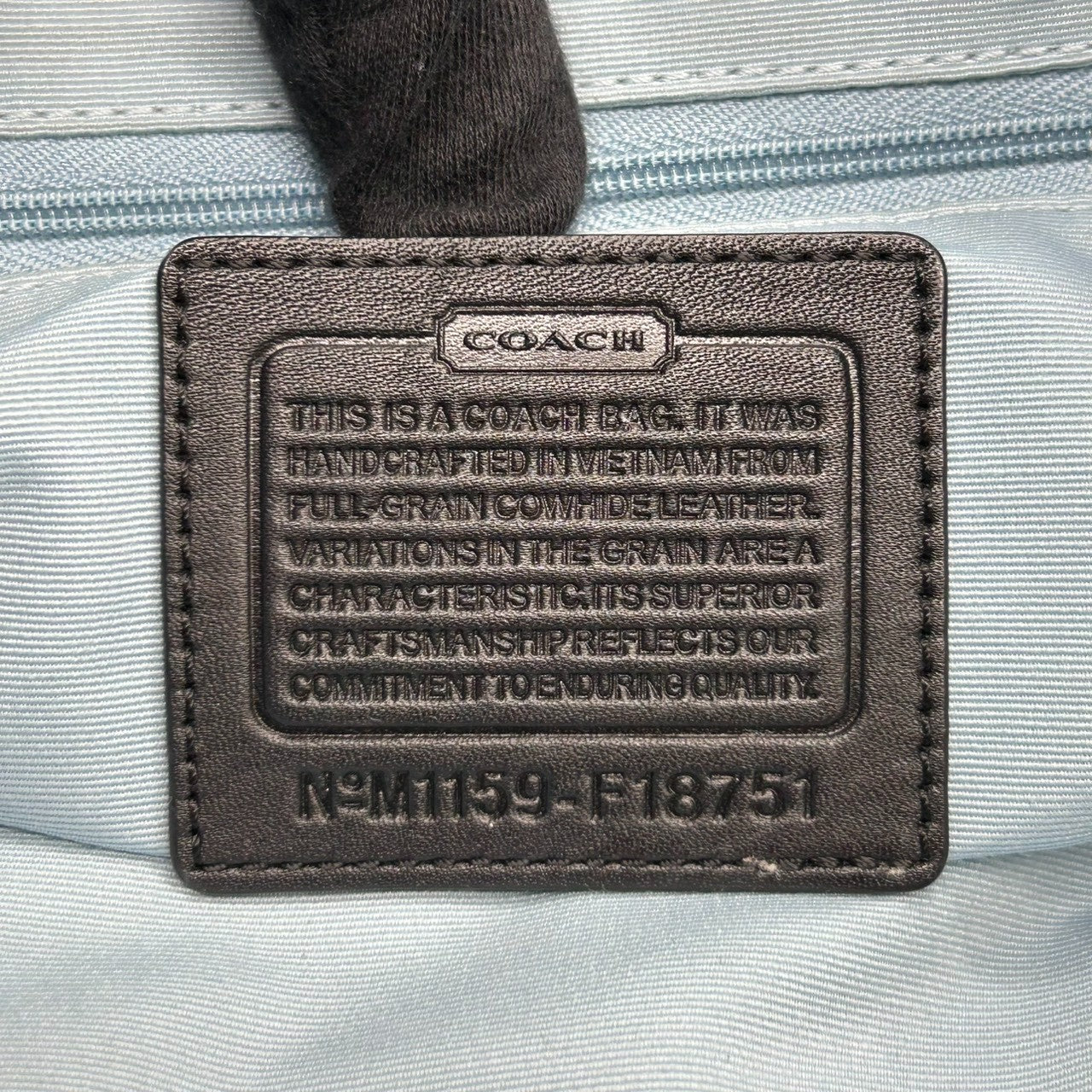 【美品】コーチ トートバッグ F18751 レザー 本革 ブラック 大容量 A4収納可 ワンショルダー 肩掛け レディース ハンドバッグ ビジネス 通勤 通学 バックルデザイン クラシック シンプル チャーム付き クリーニング済み s67