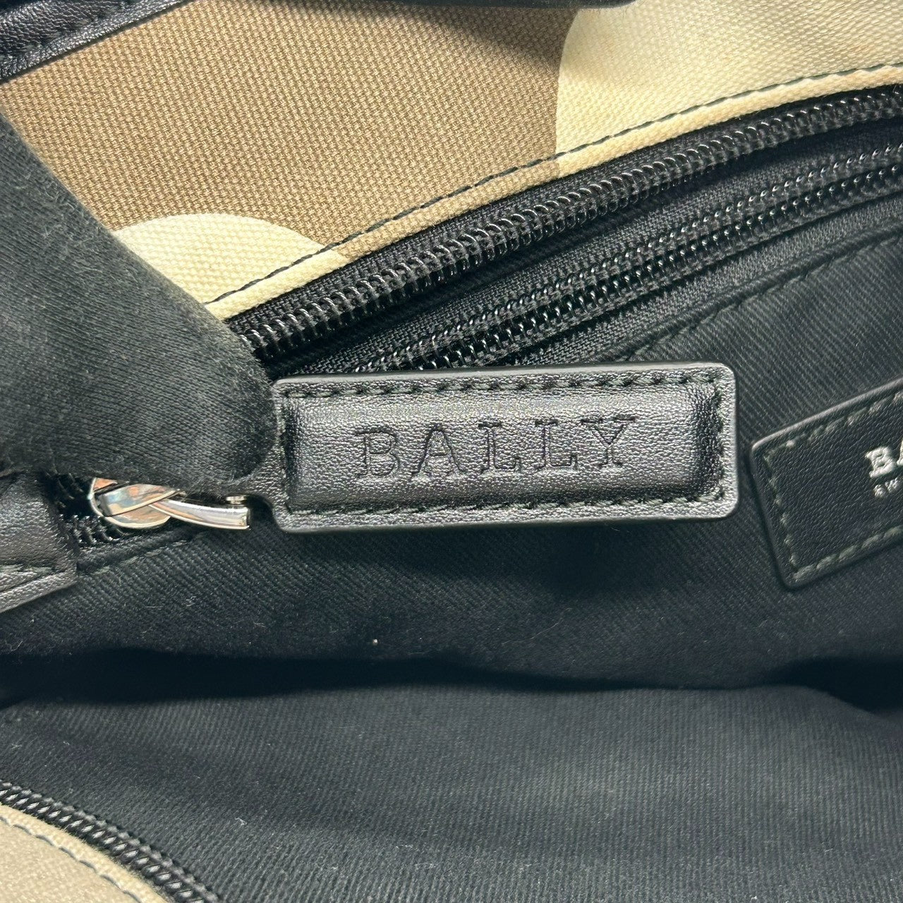 BALLY バリー 2WAY ハンドバッグ ミニトート ショルダーバッグ 斜め掛け可 キャンバス レザー パッチワーク ブロックデザイン マルチカラー レディース メンズ ユニセックス カジュアル モダン スタイリッシュ s63