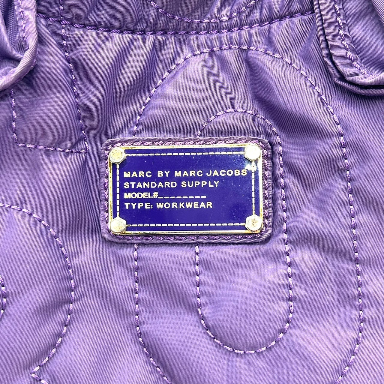 【美品】マークバイマークジェイコブス トートバッグ ハンドバッグ ワンショルダー キルティング ロゴ ナイロン パープル 紫 A4収納可 大容量 軽量 レディース 通勤 通学 マザーズバッグ WORKWEAR s32