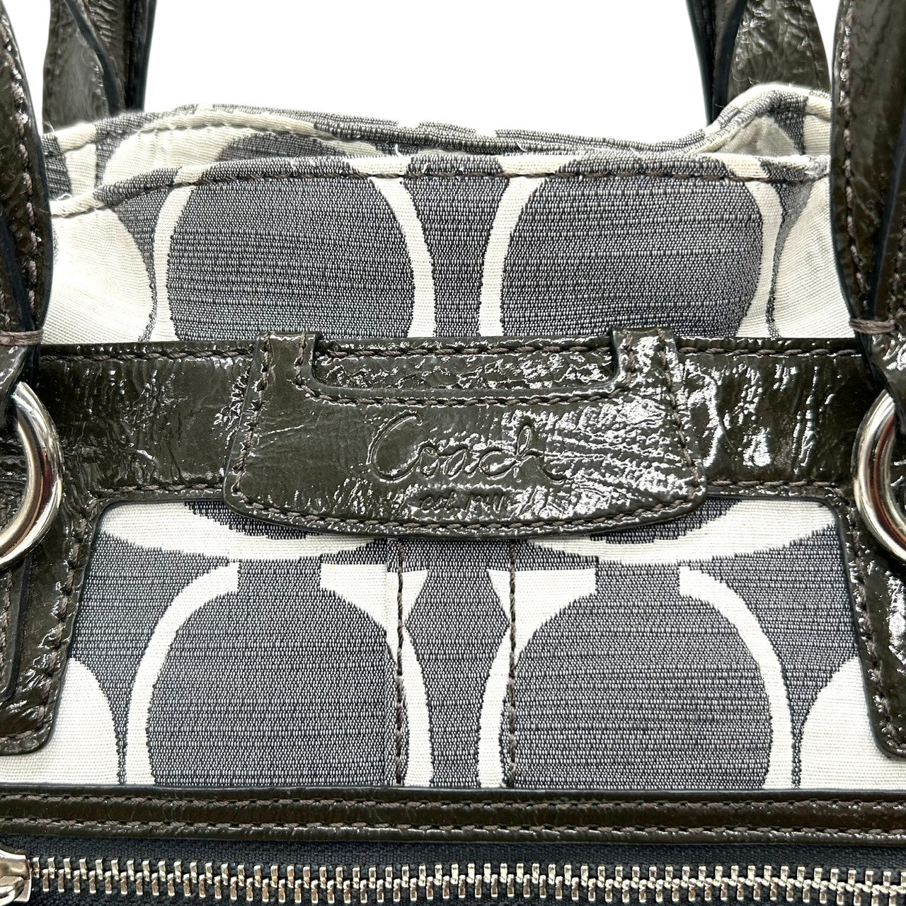 コーチ ハンドバッグ ワンショルダー オプアート シグネチャー キャンバス パテントレザー グレー ブラック レディース 肩掛け 通勤 通学 カジュアル スタイリッシュ モノトーン デザイン性 人気モデル COACH 13290 s82