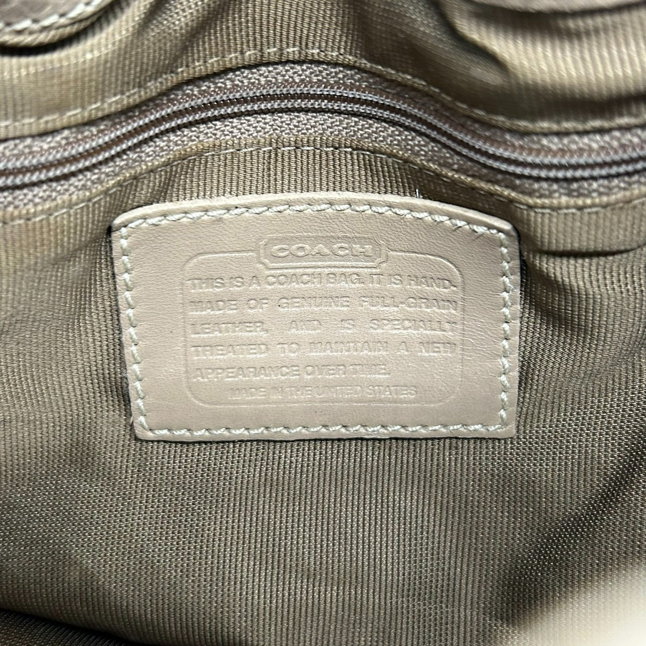 【美品】希少 USA製 コーチ オールドコーチ 巾着型 ショルダーバッグ バケットバッグ グラブタンレザー 本革 ベージュ グレージュ レディース 斜め掛け可 クラシックデザイン エレガント ビンテージ COACH s44