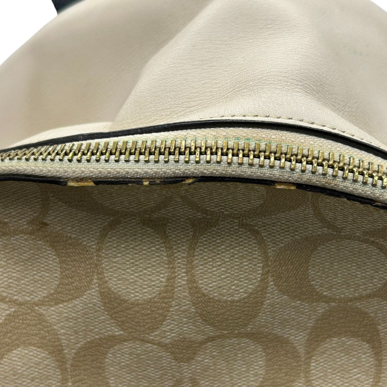 【ハンドル訳あり】コーチ シグネチャー ミディアム チャーリー バックパック F32200 リュック PVC レザー ベージュ ホワイト レディース COACH クラシックデザイン コンパクト デイパック 通勤通学 s6