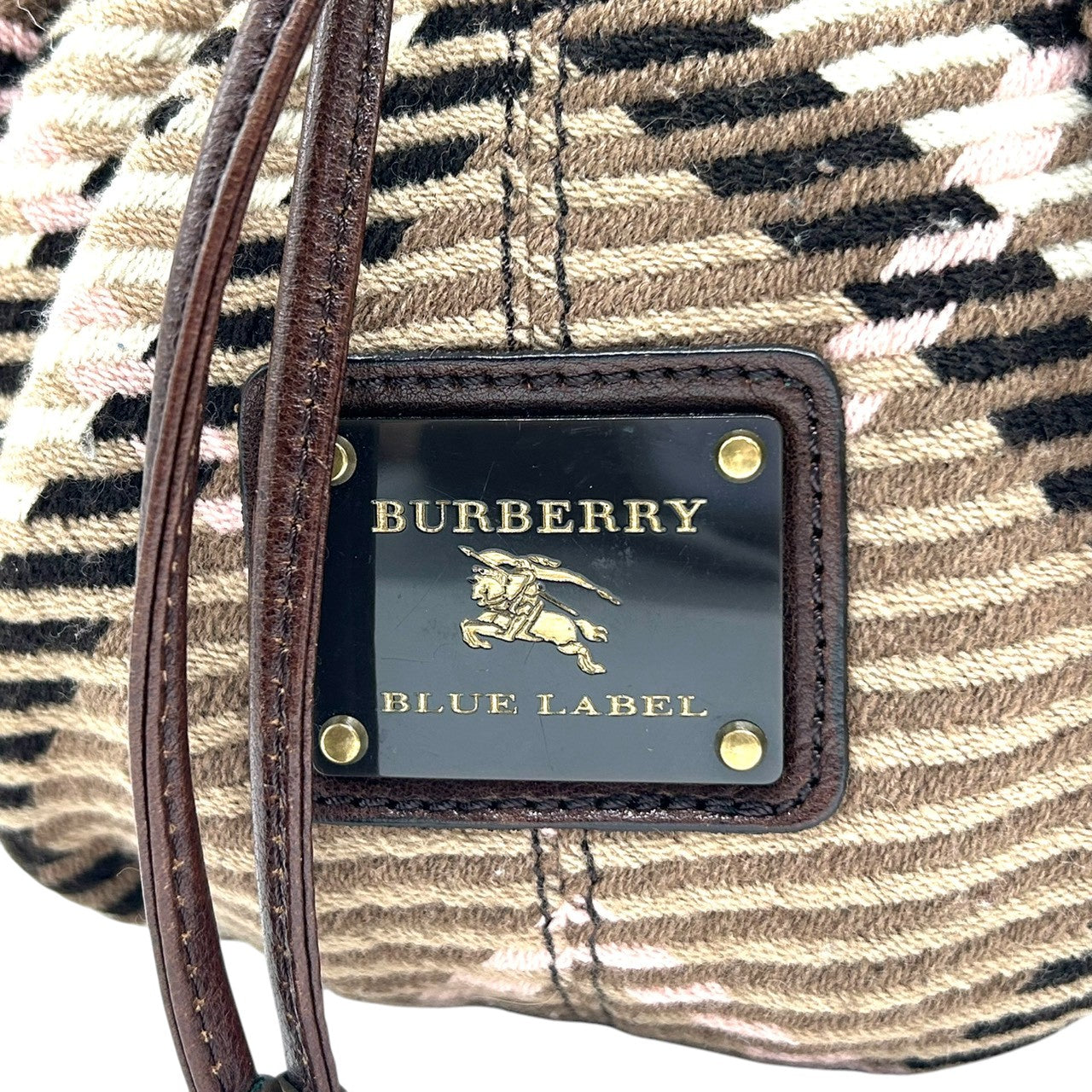 バーバリーブルーレーベル 巾着型 ショルダーバッグ ノバチェック ウール レザー ブラウン レディース BURBERRY BLUE LABEL 斜め掛け ポシェット ミニバッグ ドローストリング クラシックデザイン 人気モデル E10