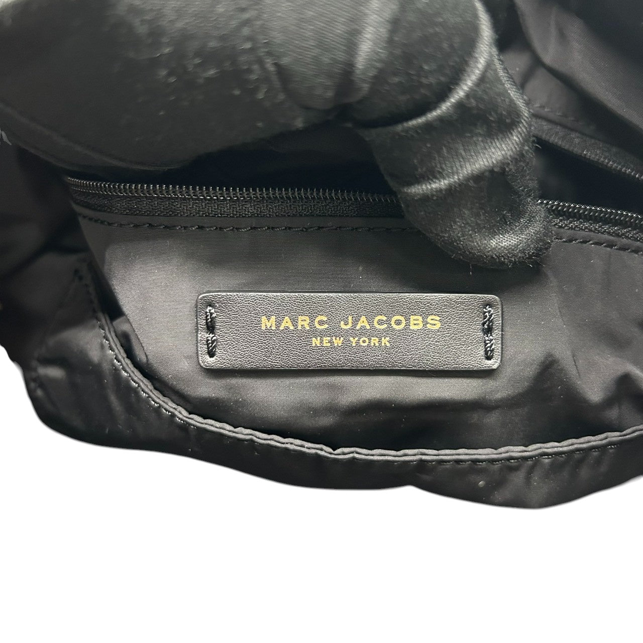 【美品】マークジェイコブス ナイロン キルティング 2WAY トートバッグ A4 PC可 大容量 マザーズバッグ ブラック レディース MARC JACOBS ショルダーバッグ 通勤通学 軽量 (ショルダーストラップ社外品) U5
