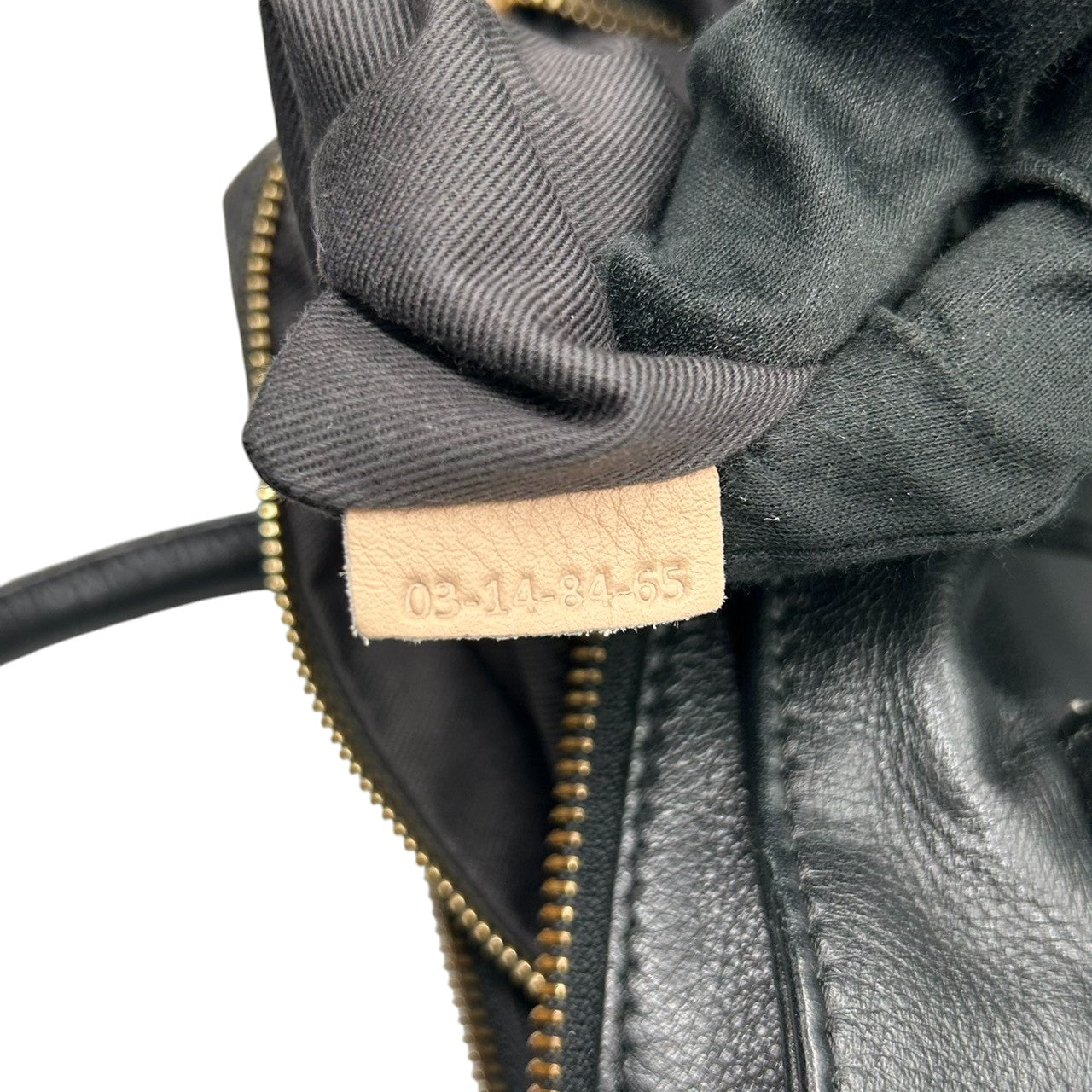 シーバイクロエ APRIL 2WAY ハンドバッグ ショルダーバッグ レザー バイカラー A4可 レディース 斜め掛け可 SEE BY CHLOE ブラック ベージュ 大容量 ロゴプレート 通勤通学 エレガント 自立可 U7