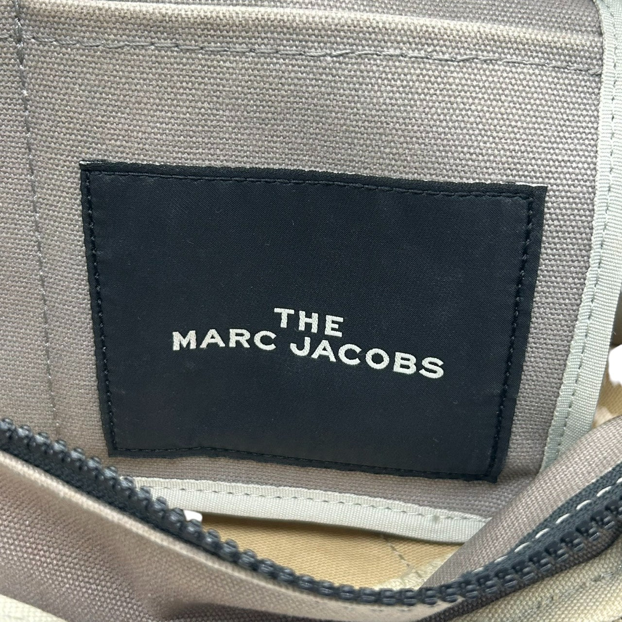 マークジェイコブス THE TOTE BAG 2WAY キャンバス トートバッグ ベージュ レディース メンズ A4可 斜め掛け可 大容量 MARC JACOBS ザ トートバッグ 定番 人気モデル (ショルダーストラップ社外品) s30