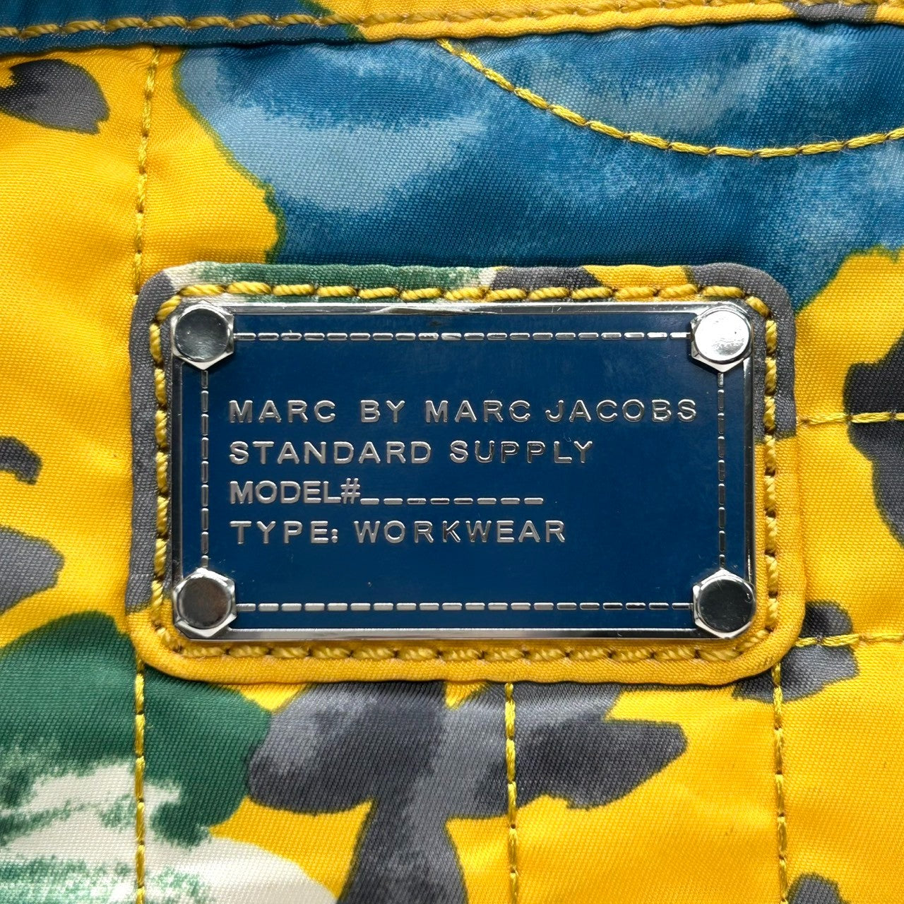 【美品】マークバイマークジェイコブス PCケース ビジネスバッグ 2WAY ショルダーバッグ 斜め掛け可 花柄 ナイロン イエロー A4収納可 ラップトップケース 13インチ 14インチ レディース ポップ おしゃれ s77