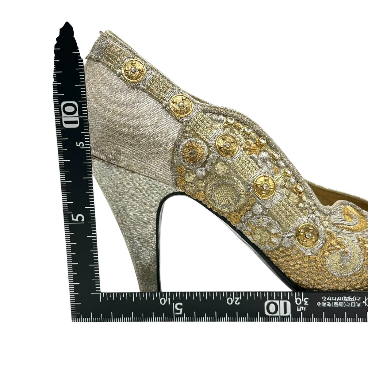 【良品】ジャンニ ヴェルサーチ GIANNI VERSACE パンプス ハイヒール 刺繍 装飾 ゴールド シルバー メタリック サテン 36 23cm パーティー フォーマル ヴィンテージ ラグジュアリー 婦人靴 CT1