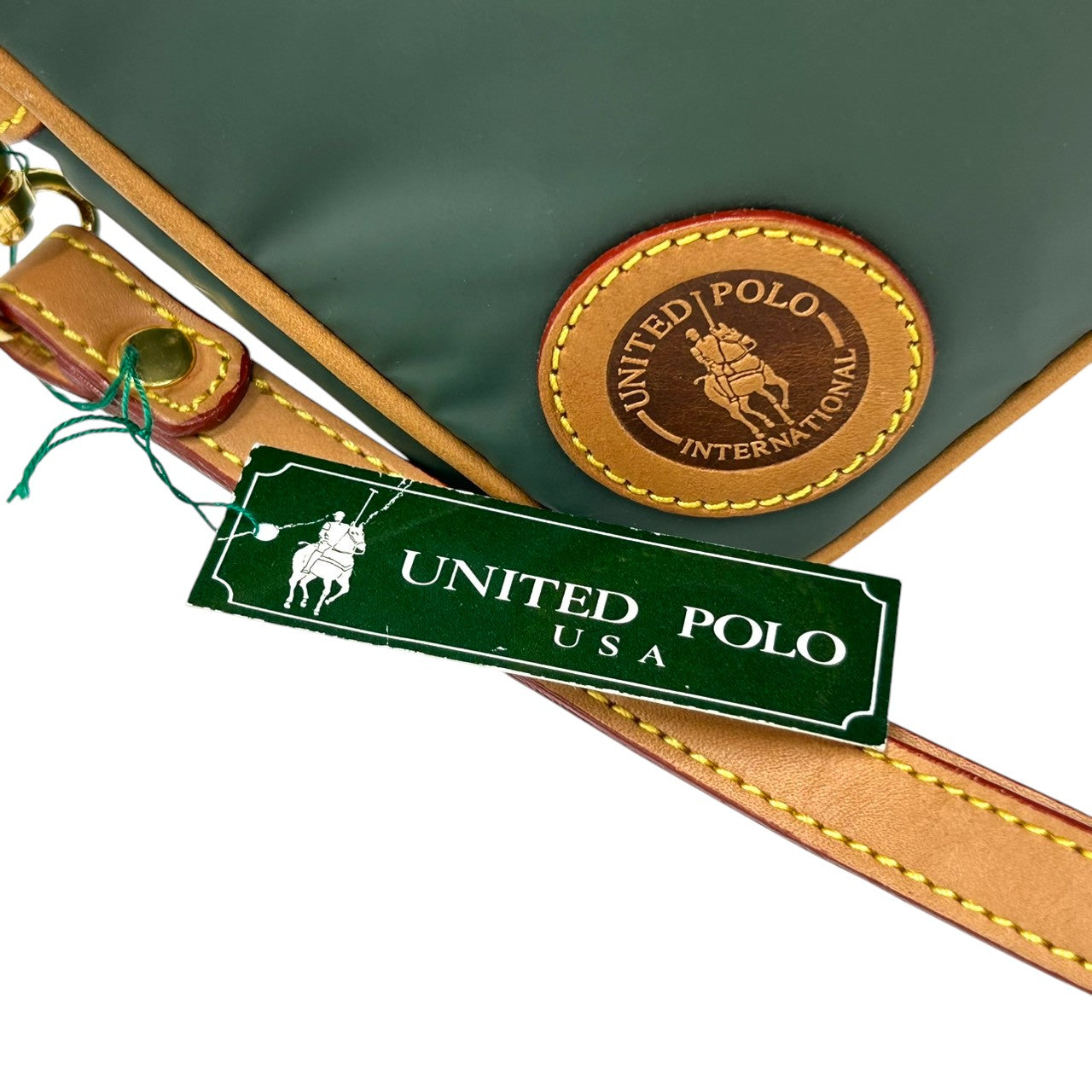 【美品】ユナイテッド ポロ UNITED POLO セカンドバッグ クラッチバッグ ポーチ ナイロン レザー カーキ グリーン 茶色 ポロ競技 ロゴ ストラップ付き 軽量 丈夫 トラベル 旅行 メンズ 紳士 鞄 カバン s9
