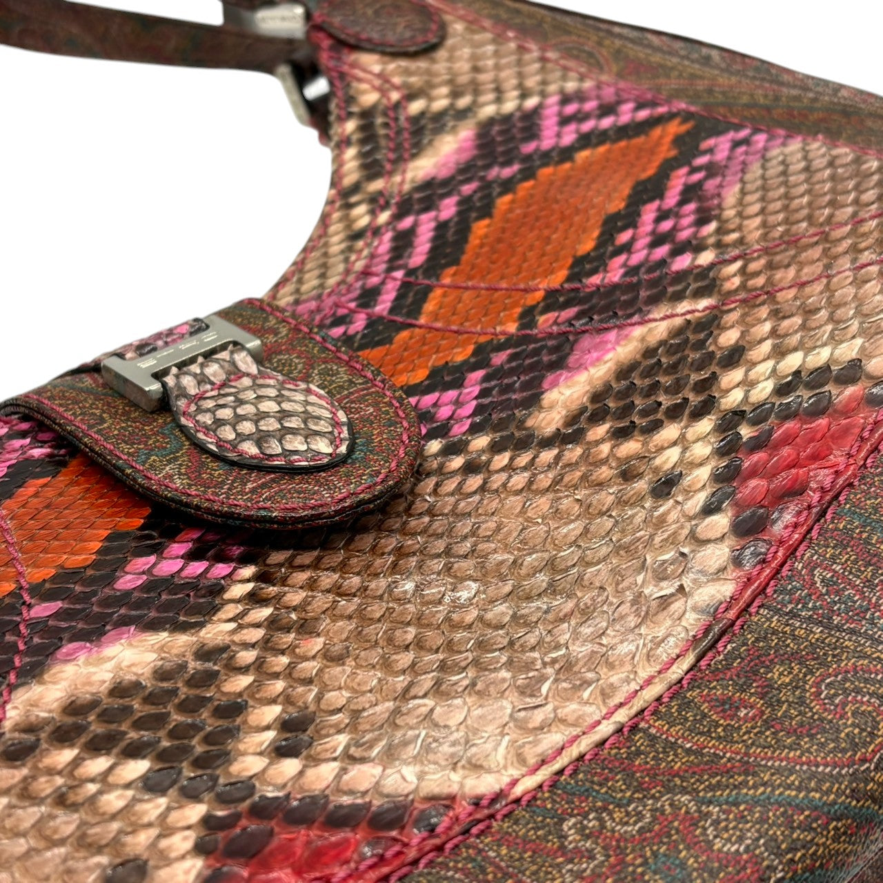 エトロ ETRO ハンドバッグ ワンショルダーバッグ ペイズリー柄 マルチカラー 型押しレザー 本革 ゴールド金具 クラシック エレガント 自立可 鞄 カバン レディース 上品 高級 お出かけ 行事 参観日 二次会 パーティー 希少 美品 s15